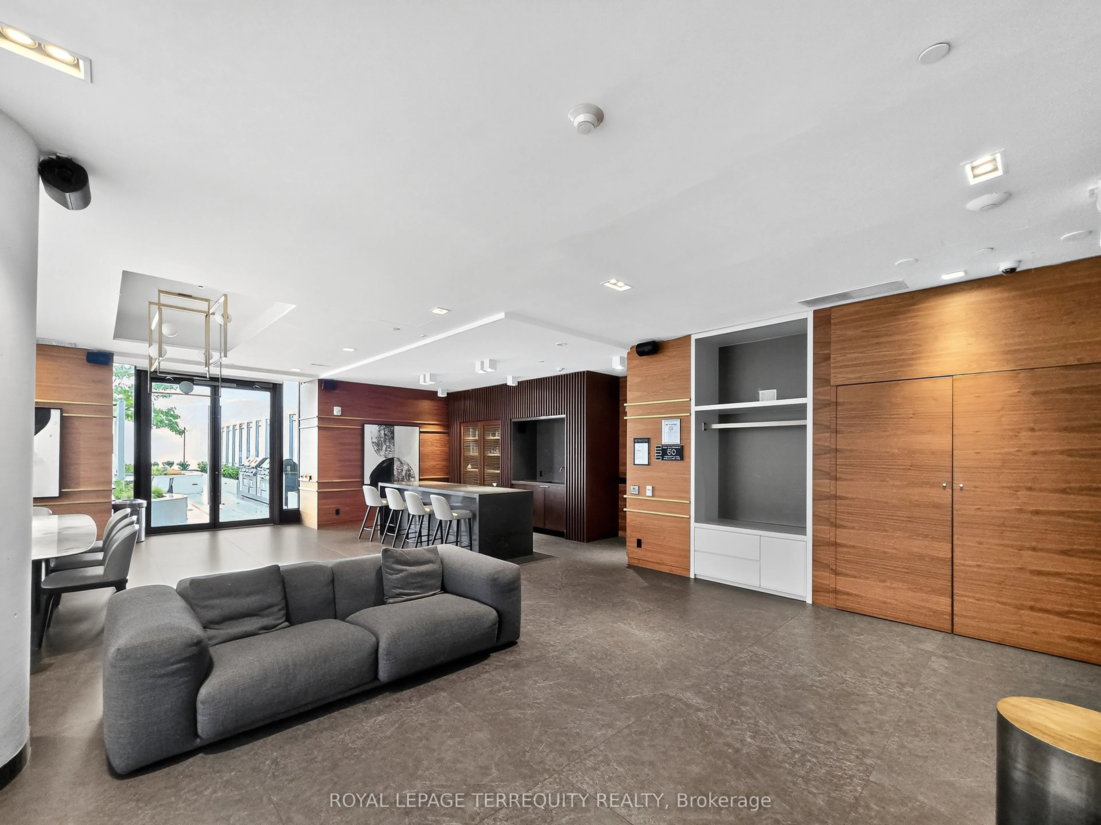 898 Portage Parkway, #3711