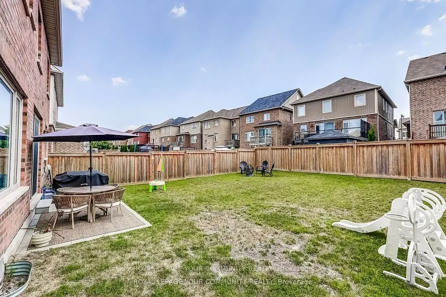136 Casserley Crescent