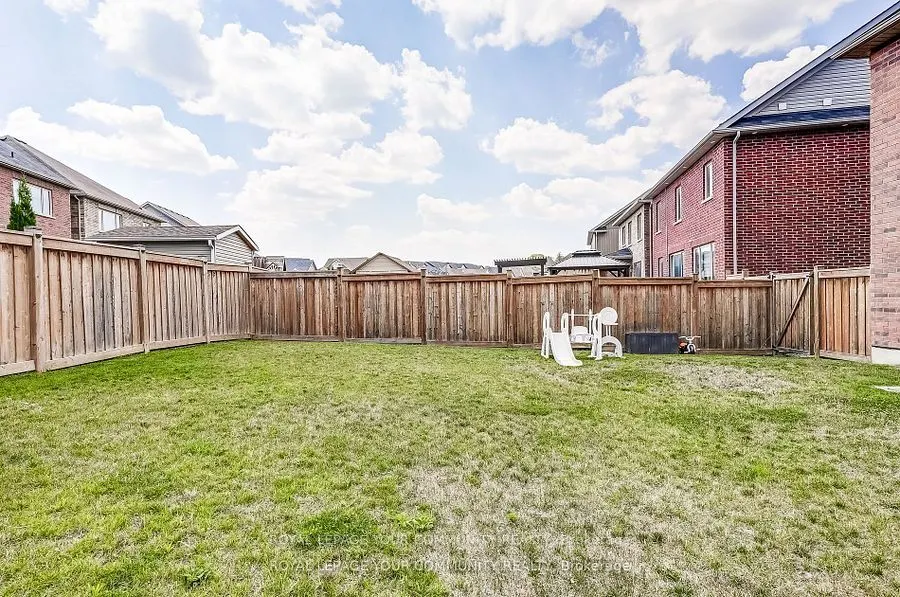 136 Casserley Crescent