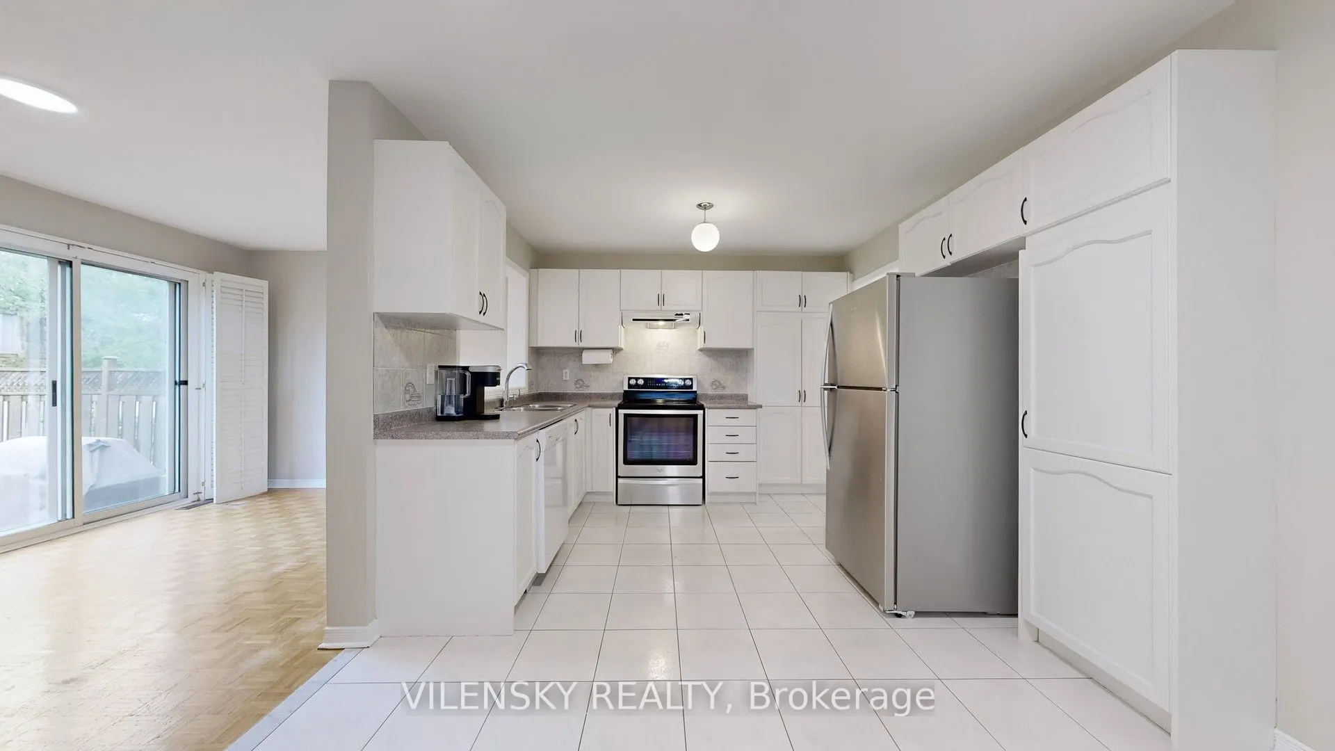 124 Foxfield Crescent