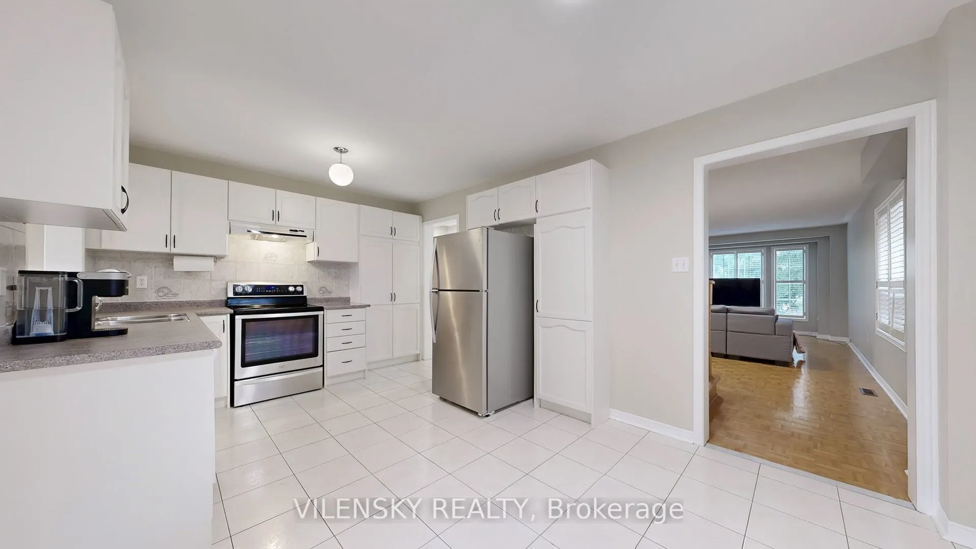 124 Foxfield Crescent