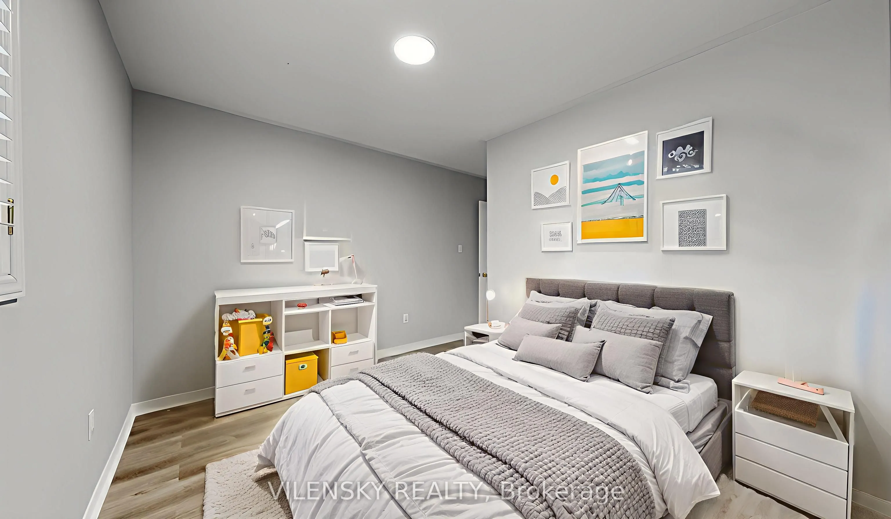 124 Foxfield Crescent