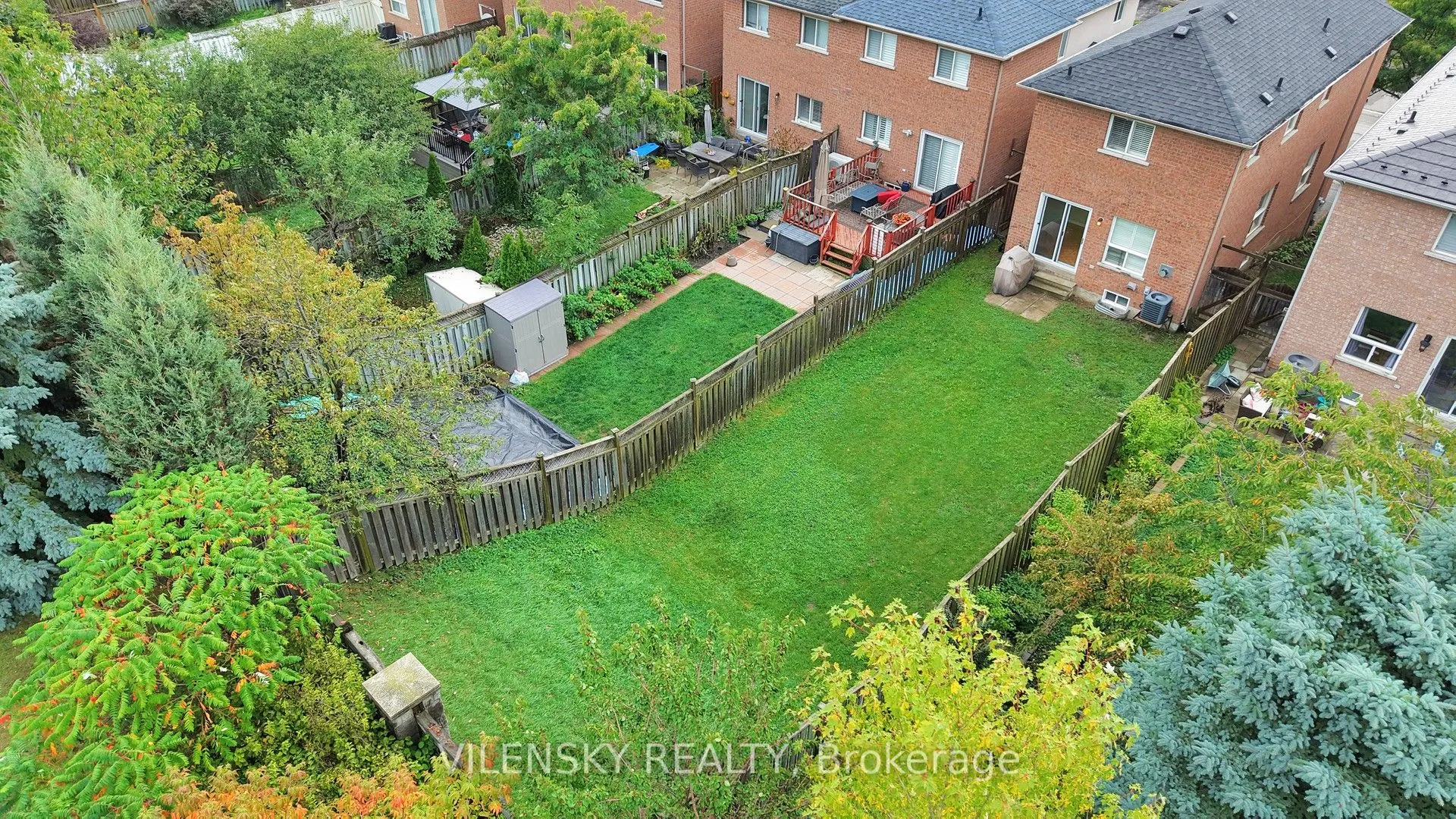 124 Foxfield Crescent