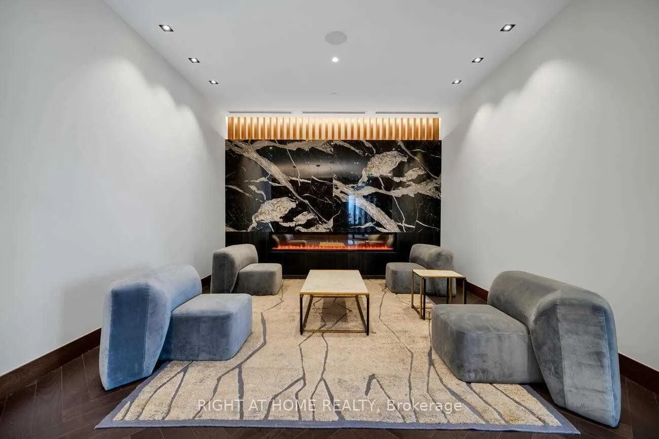 7895 Jane Street, #2115