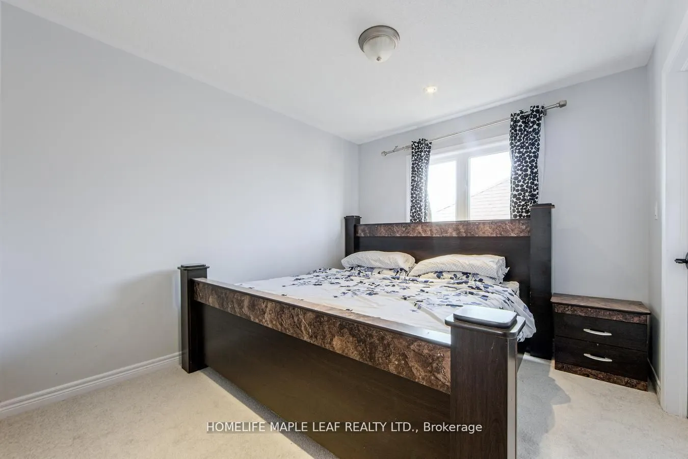 118 Lorne Thomas Place