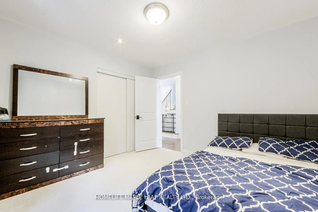 118 Lorne Thomas Place