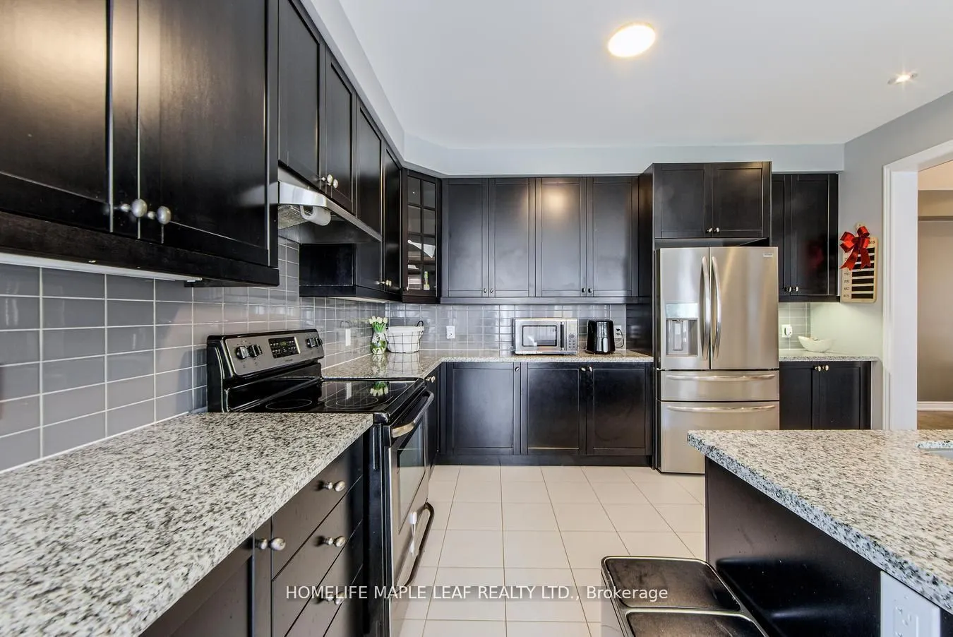 118 Lorne Thomas Place