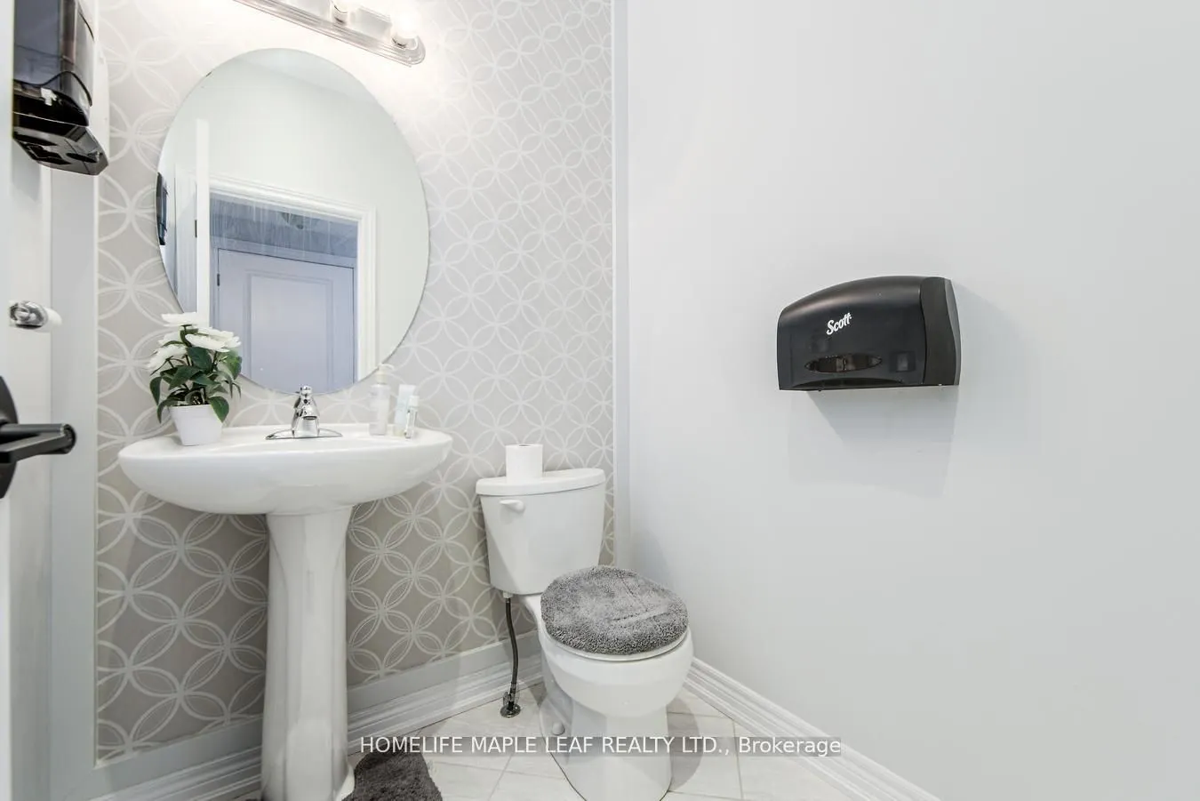 118 Lorne Thomas Place