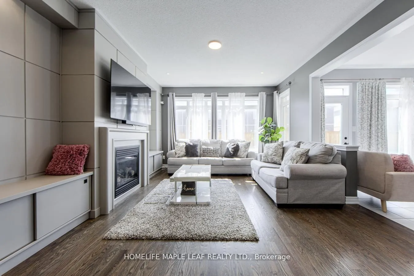 118 Lorne Thomas Place