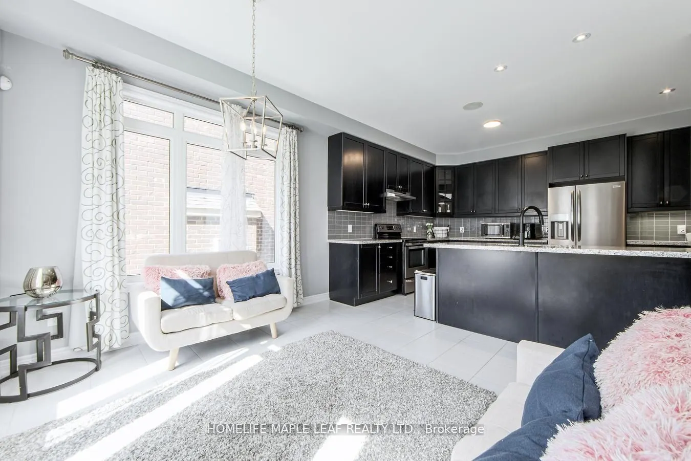 118 Lorne Thomas Place