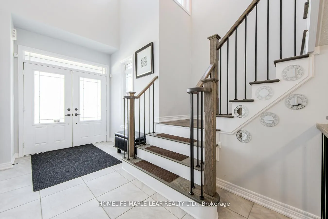 118 Lorne Thomas Place