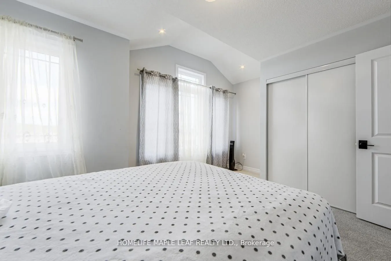 118 Lorne Thomas Place