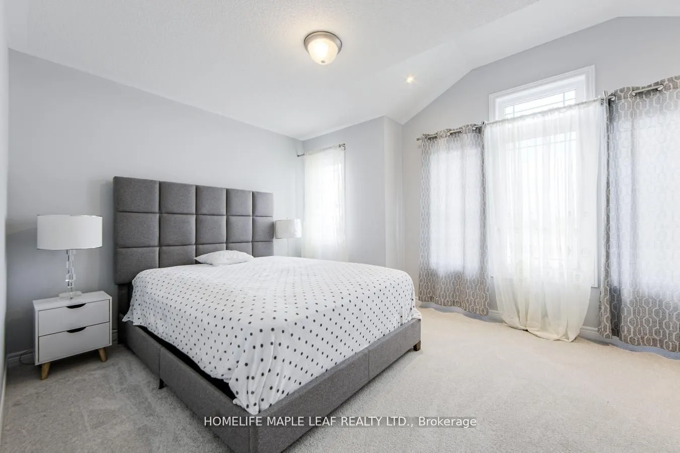 118 Lorne Thomas Place
