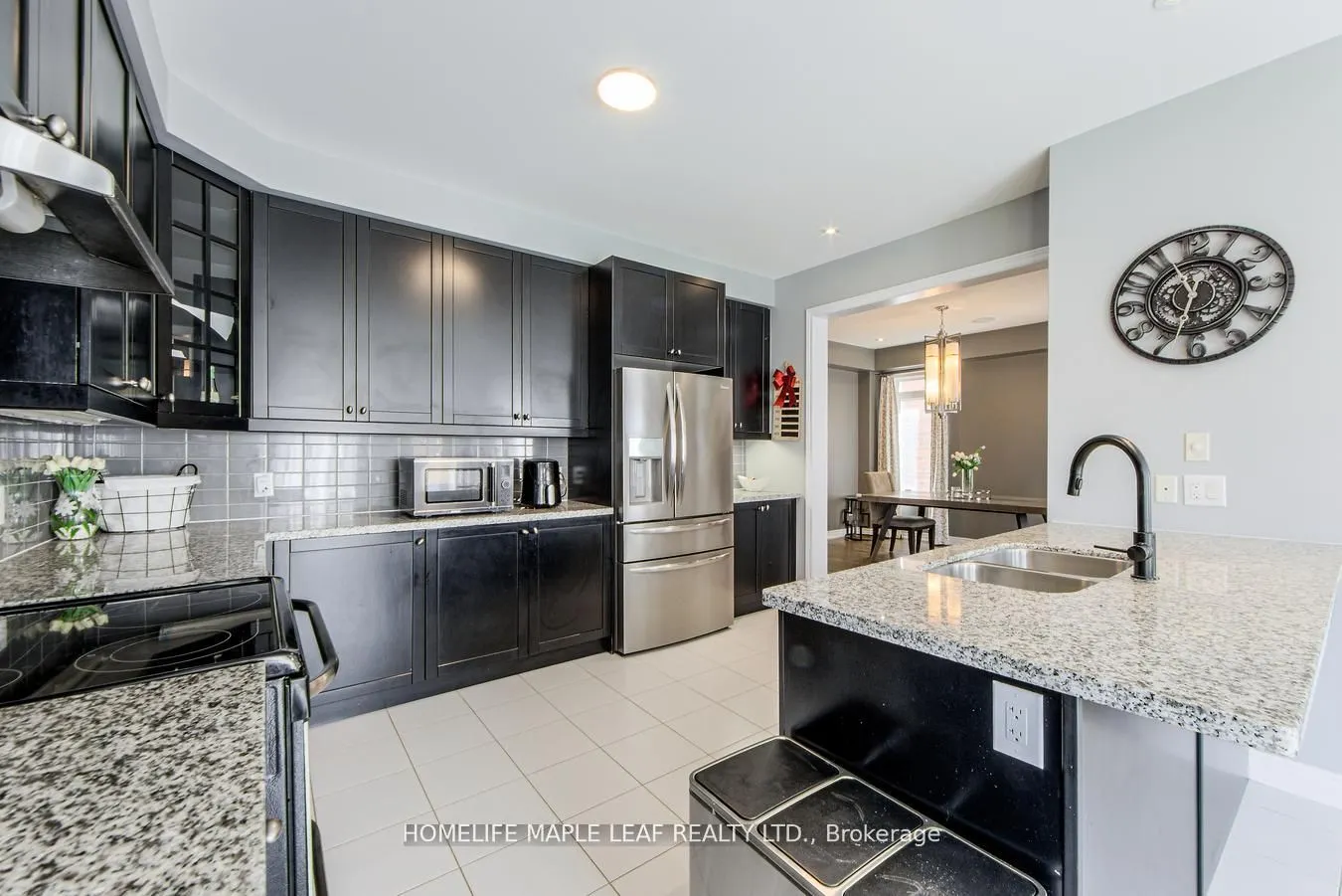 118 Lorne Thomas Place