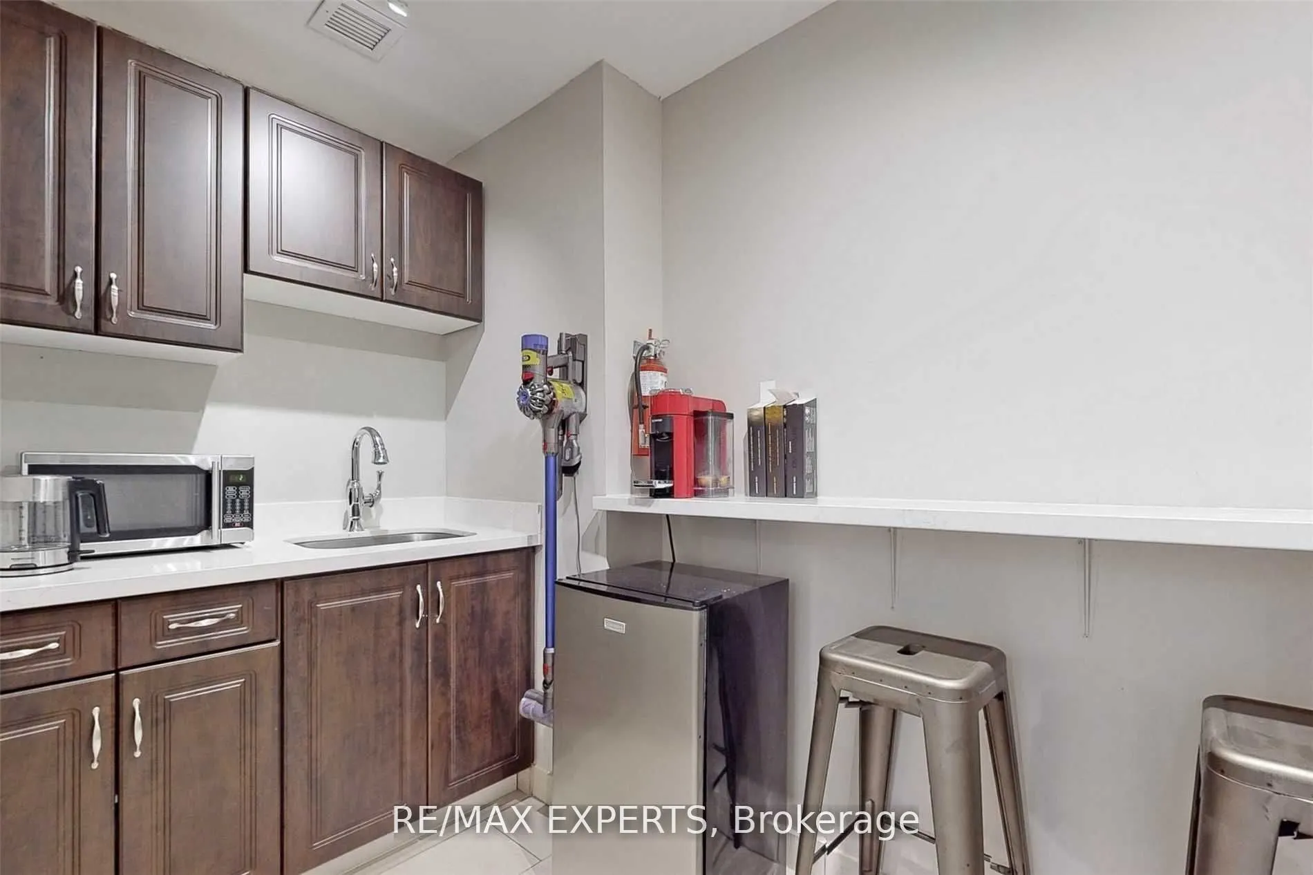 30 Wertheim Court, #18 (1st & 2nd Floor)