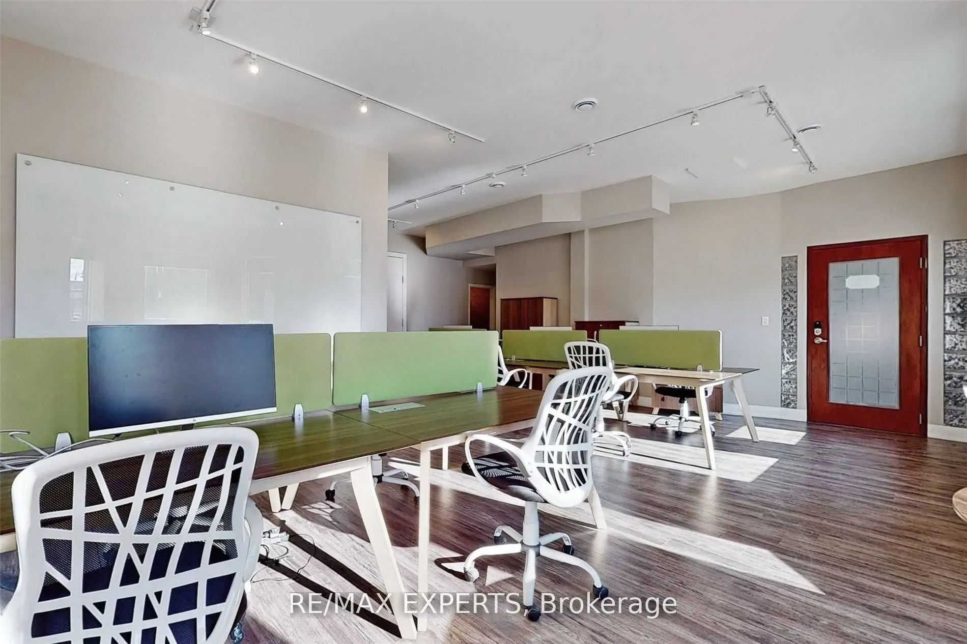 30 Wertheim Court, #18 (1st Floor)
