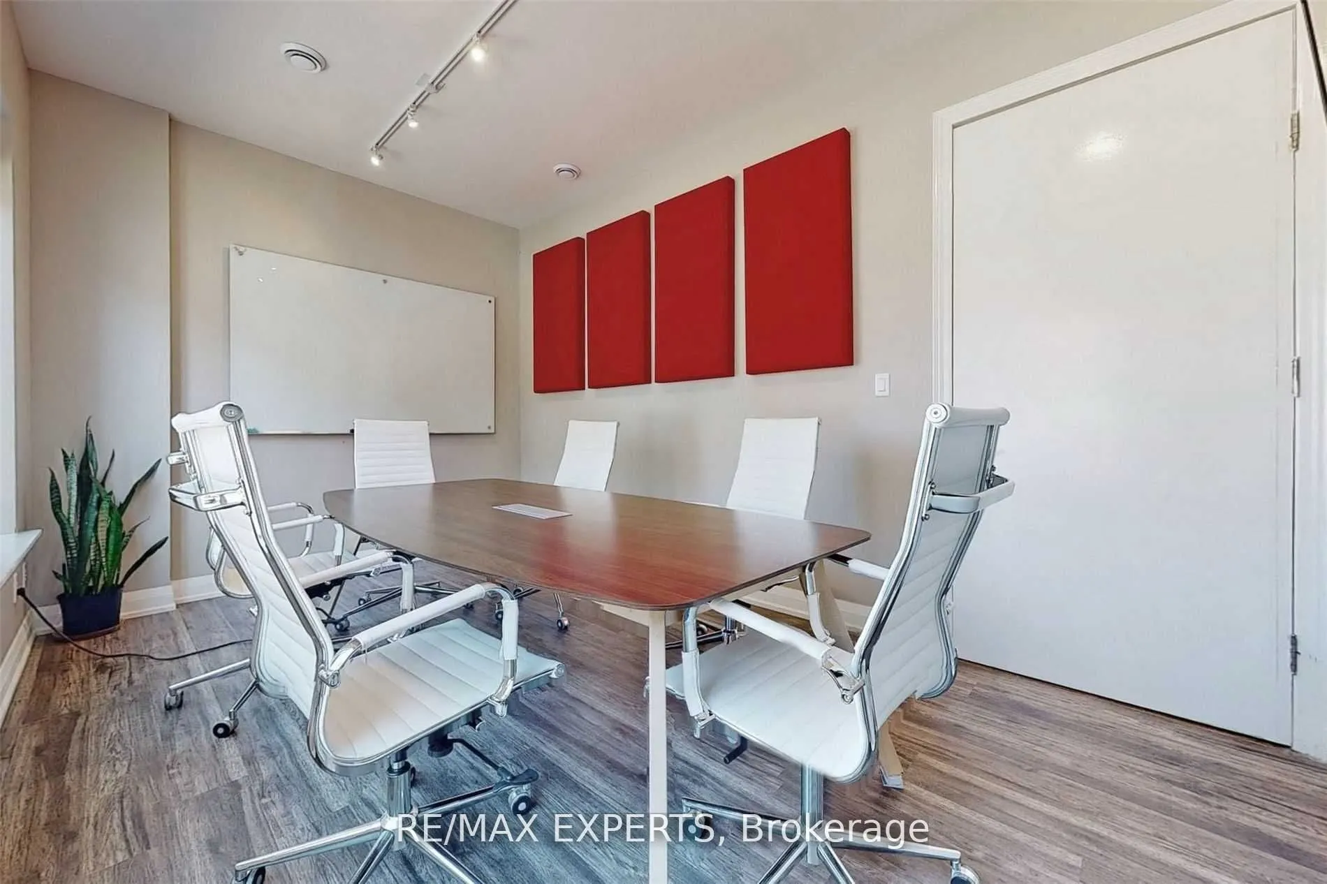 30 Wertheim Court, #18 (1st Floor)