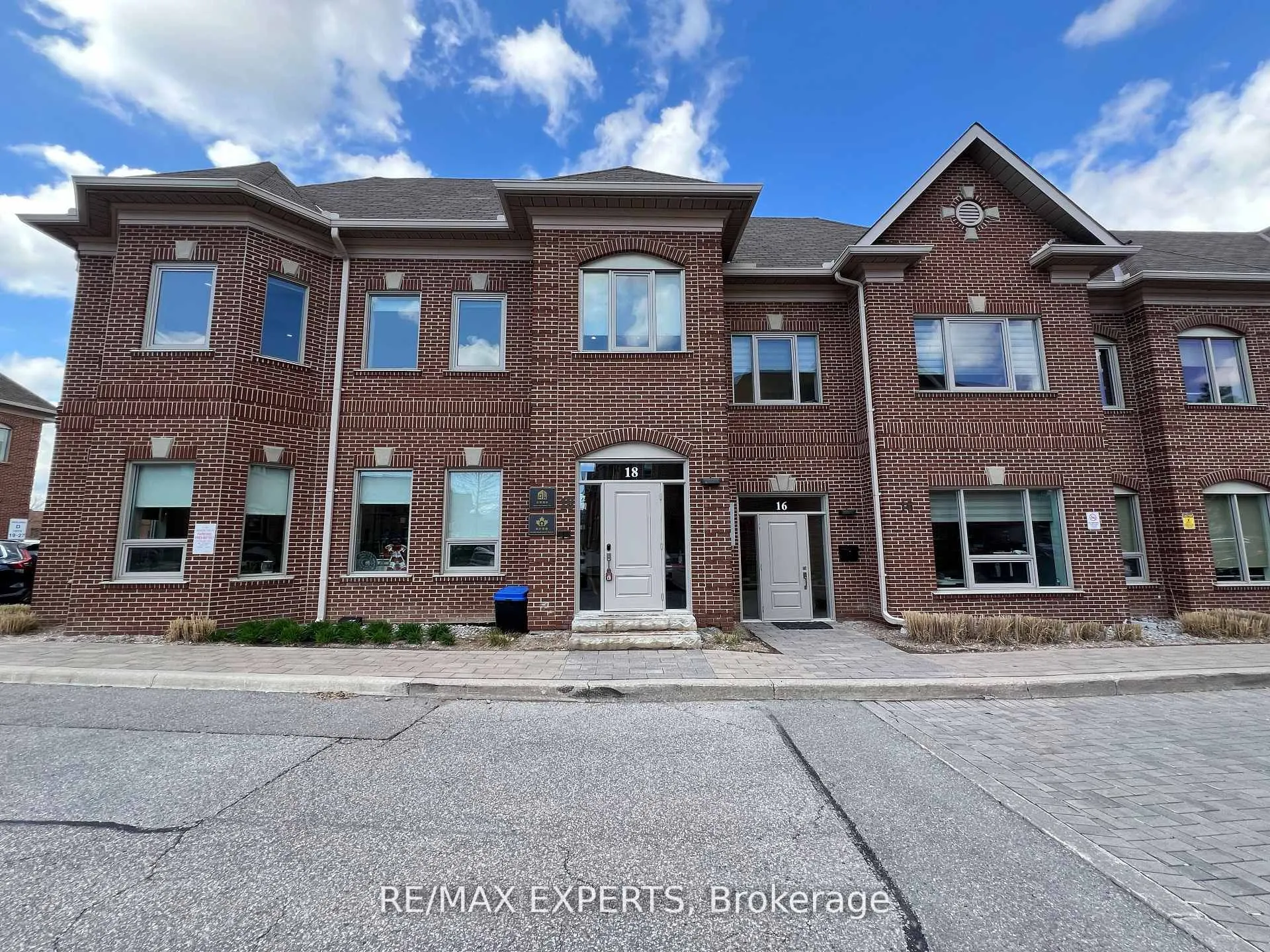 30 Wertheim Court, #18 (Lower)