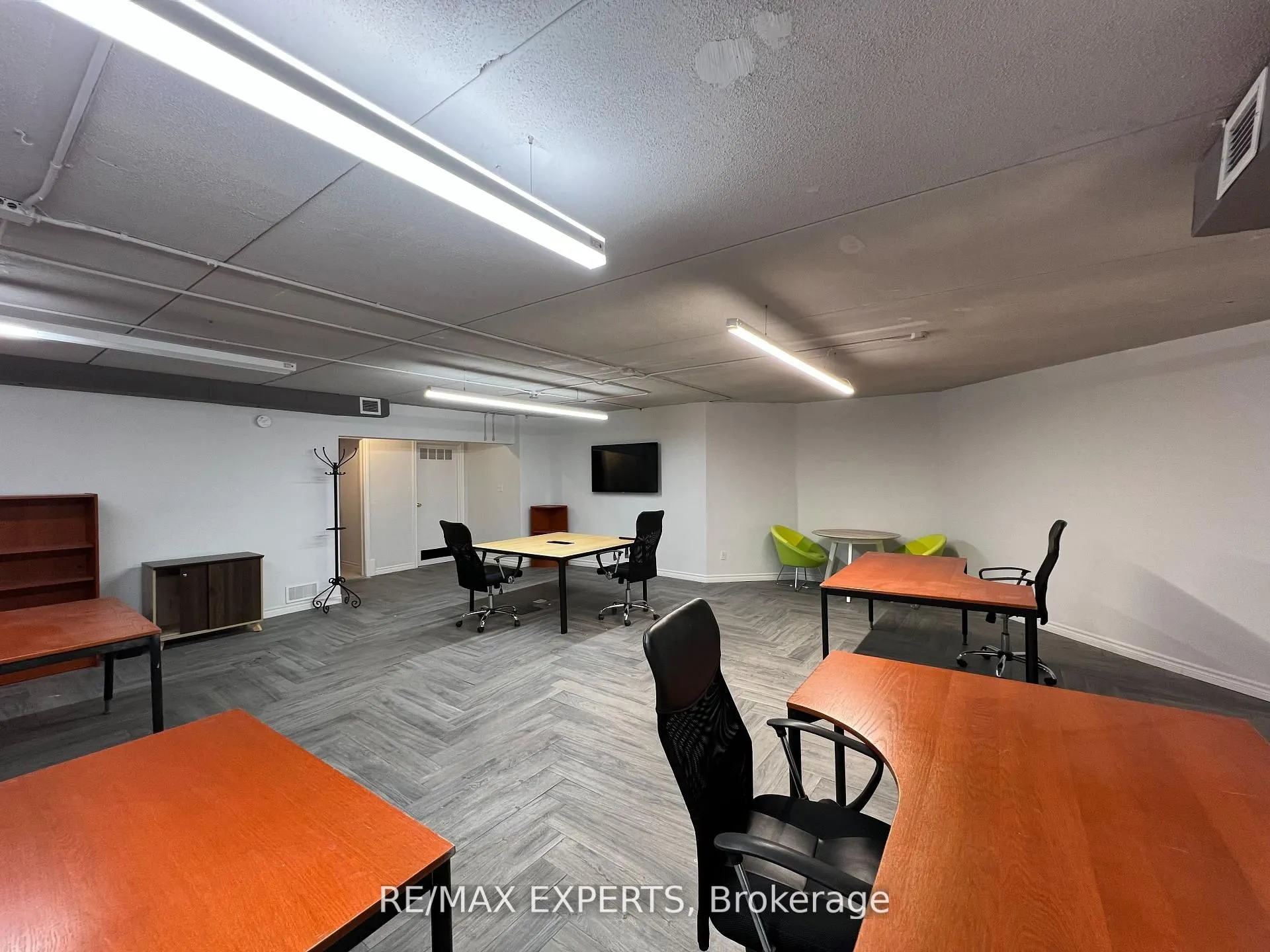 30 Wertheim Court, #18 (Lower)