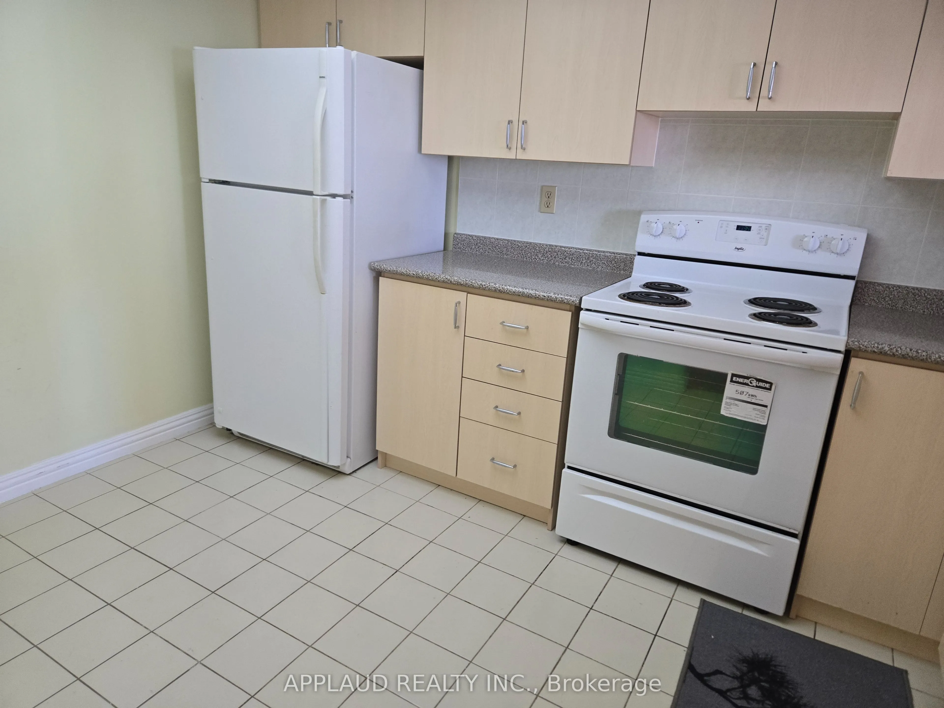 7460 Bathurst Street, #1401