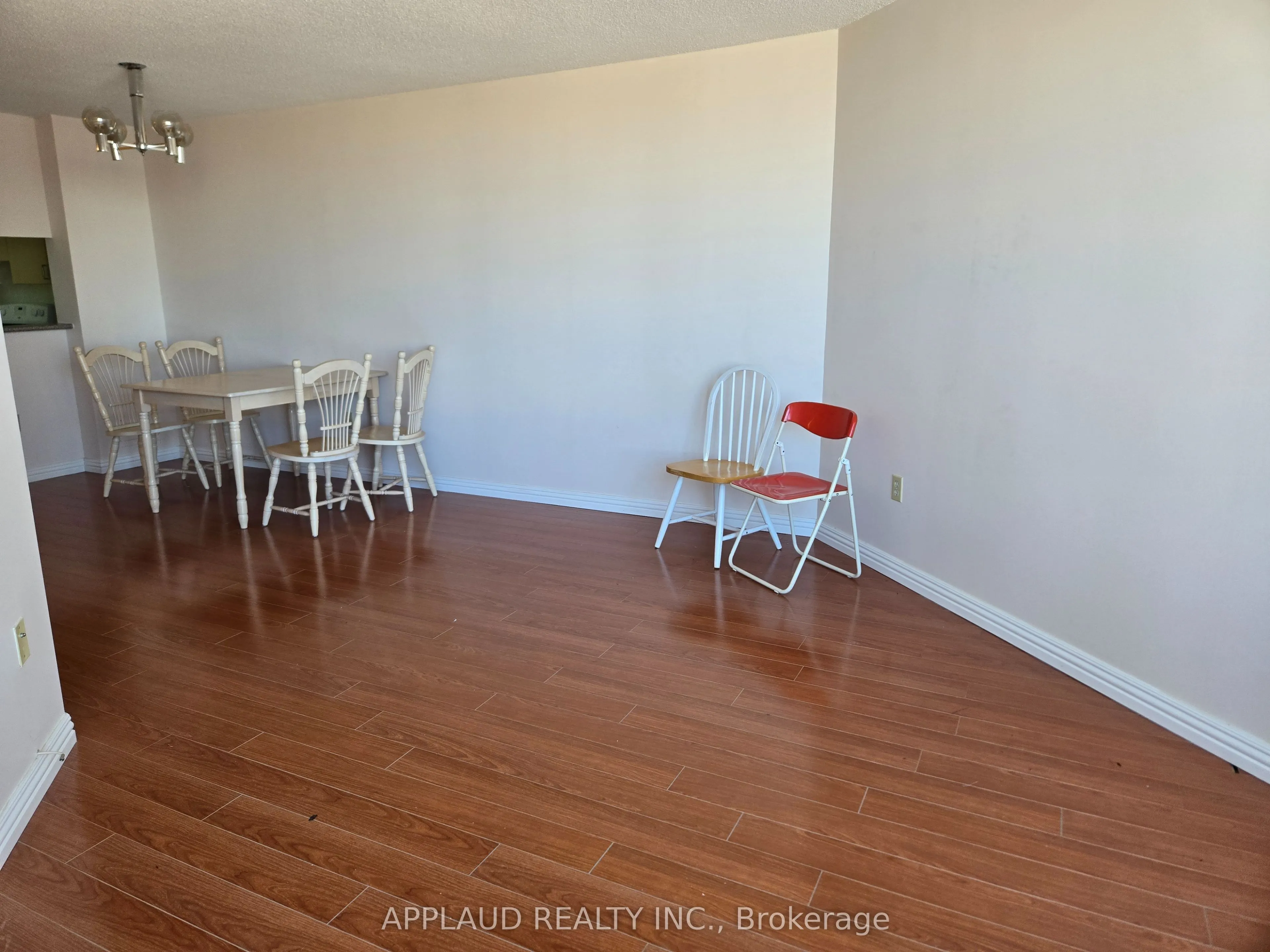 7460 Bathurst Street, #1401