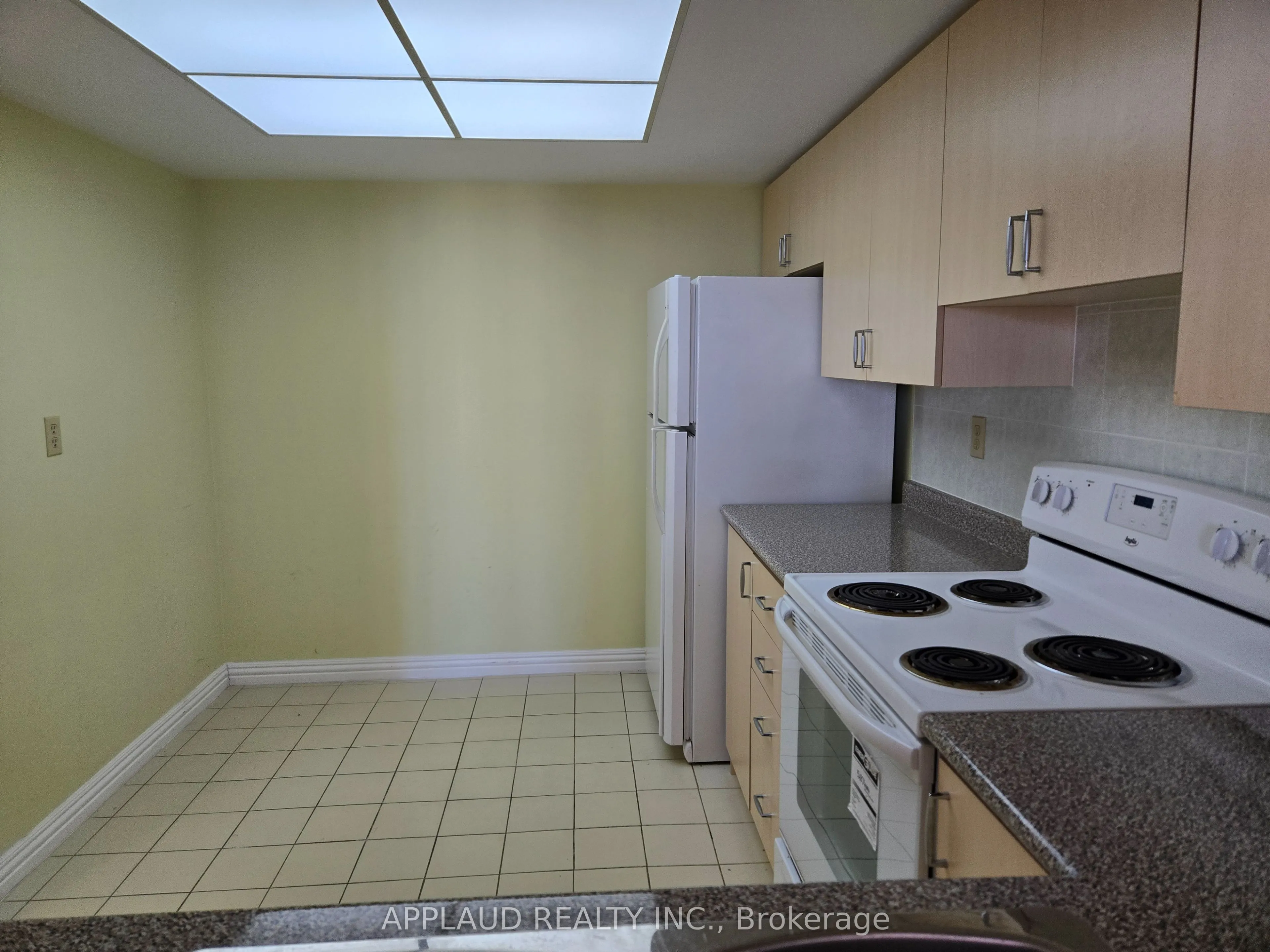 7460 Bathurst Street, #1401