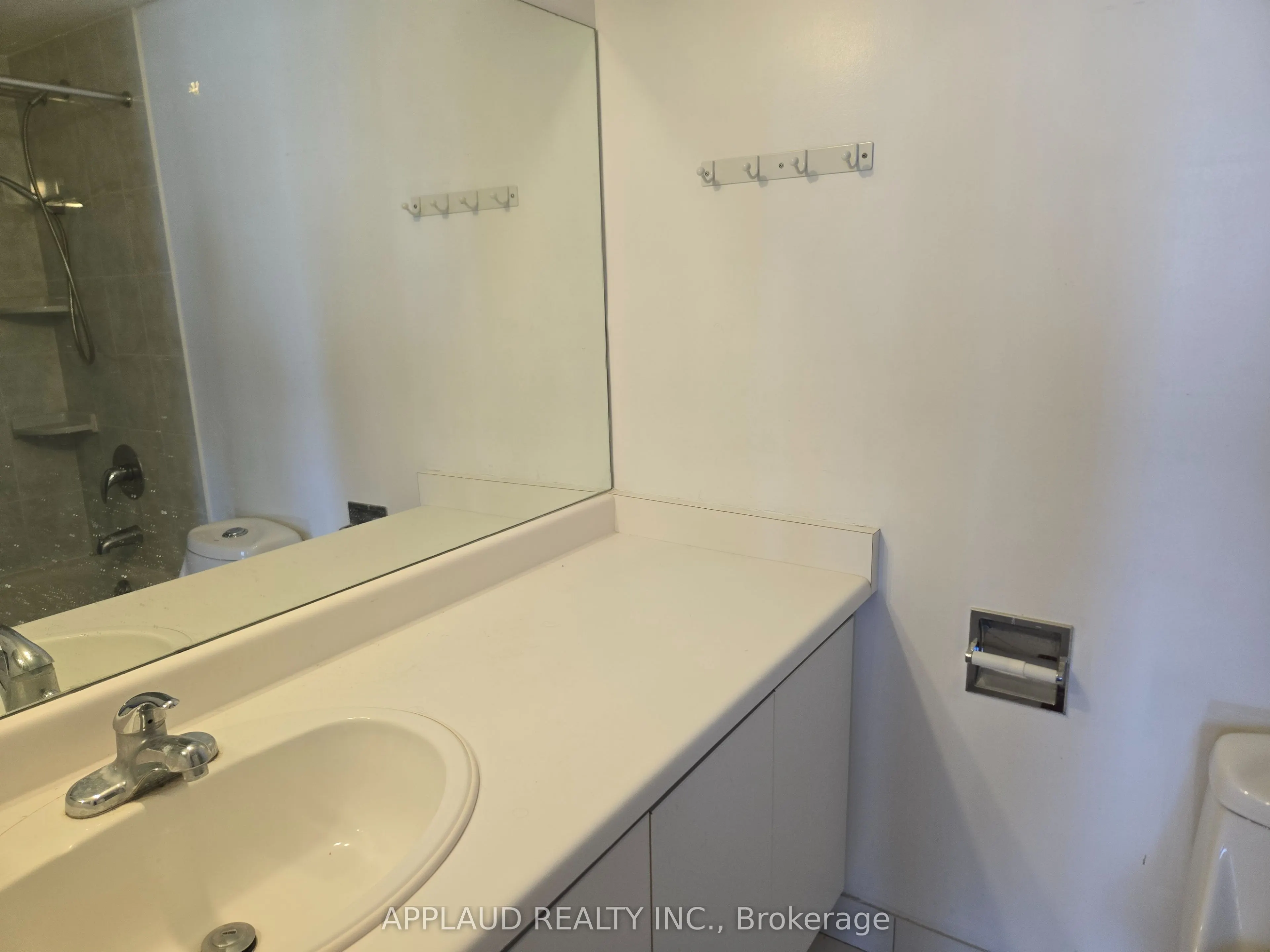 7460 Bathurst Street, #1401