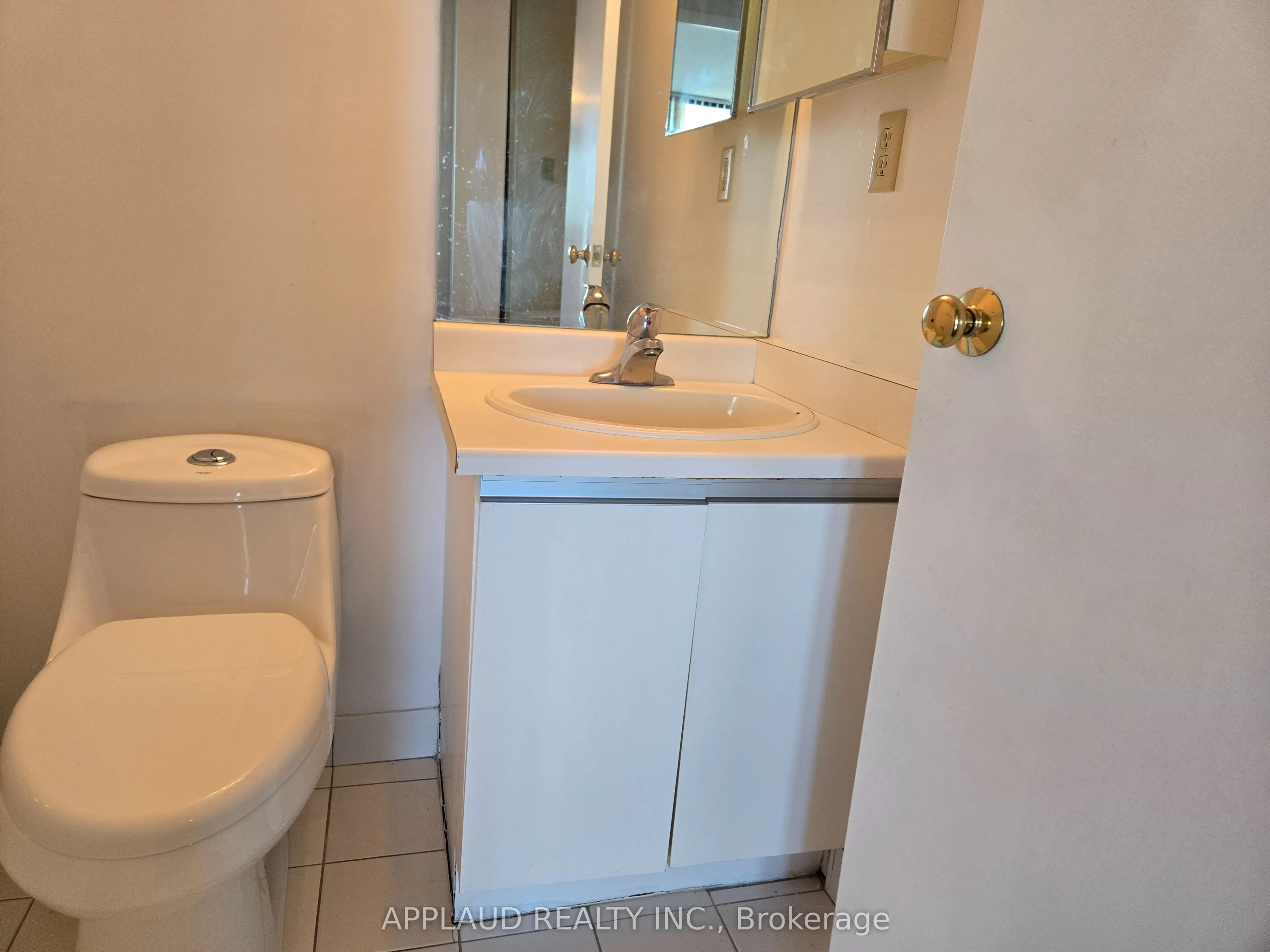 7460 Bathurst Street, #1401