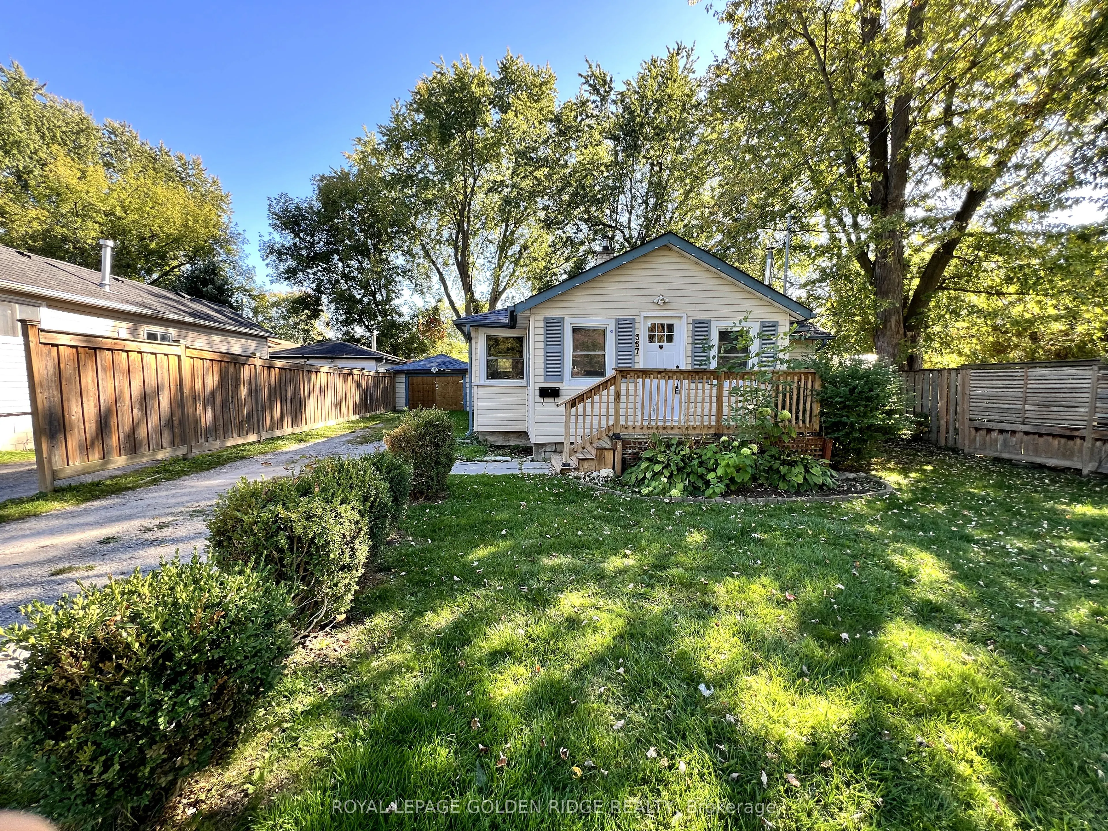 367 Hollywood Drive N