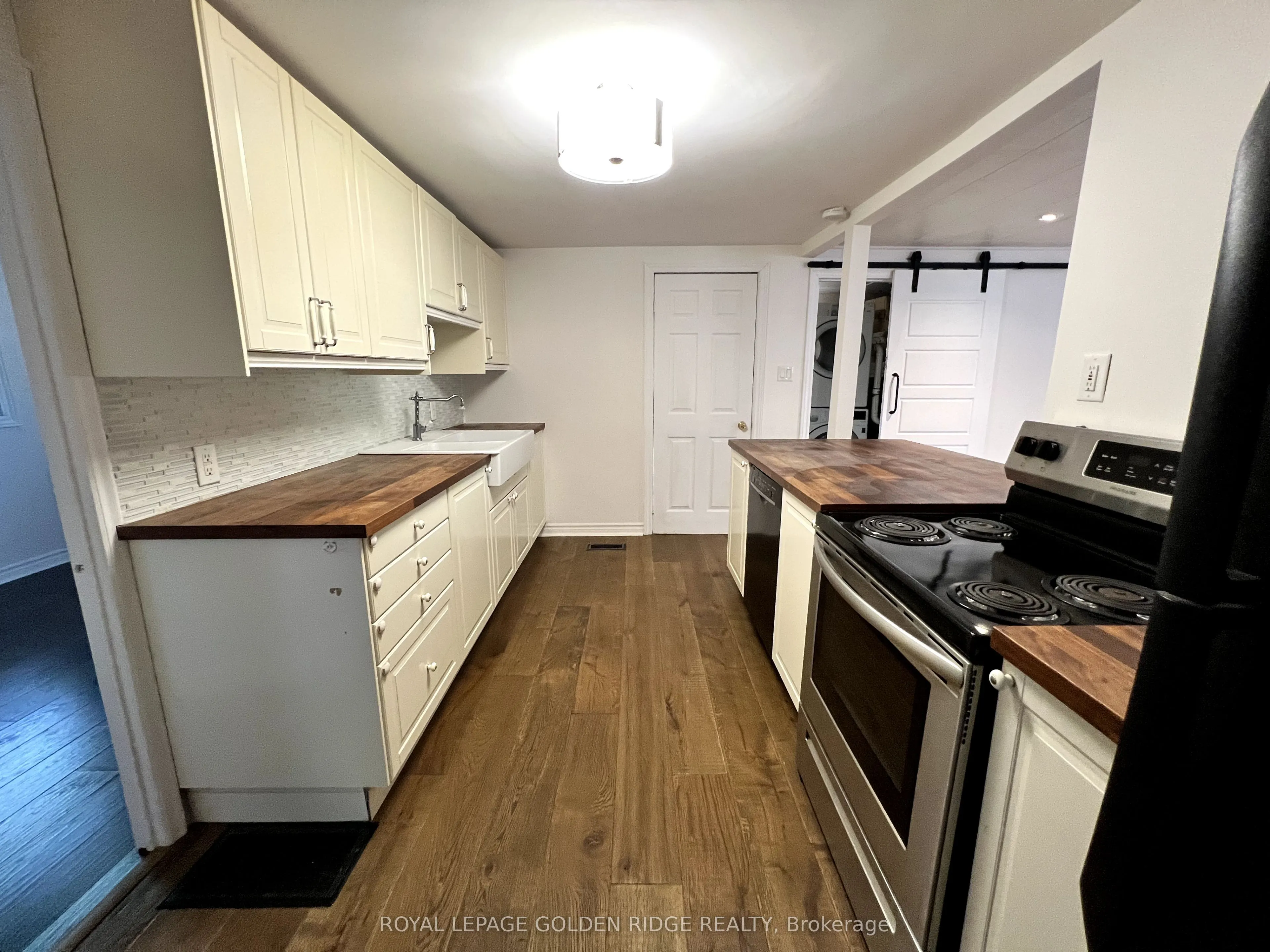 367 Hollywood Drive N