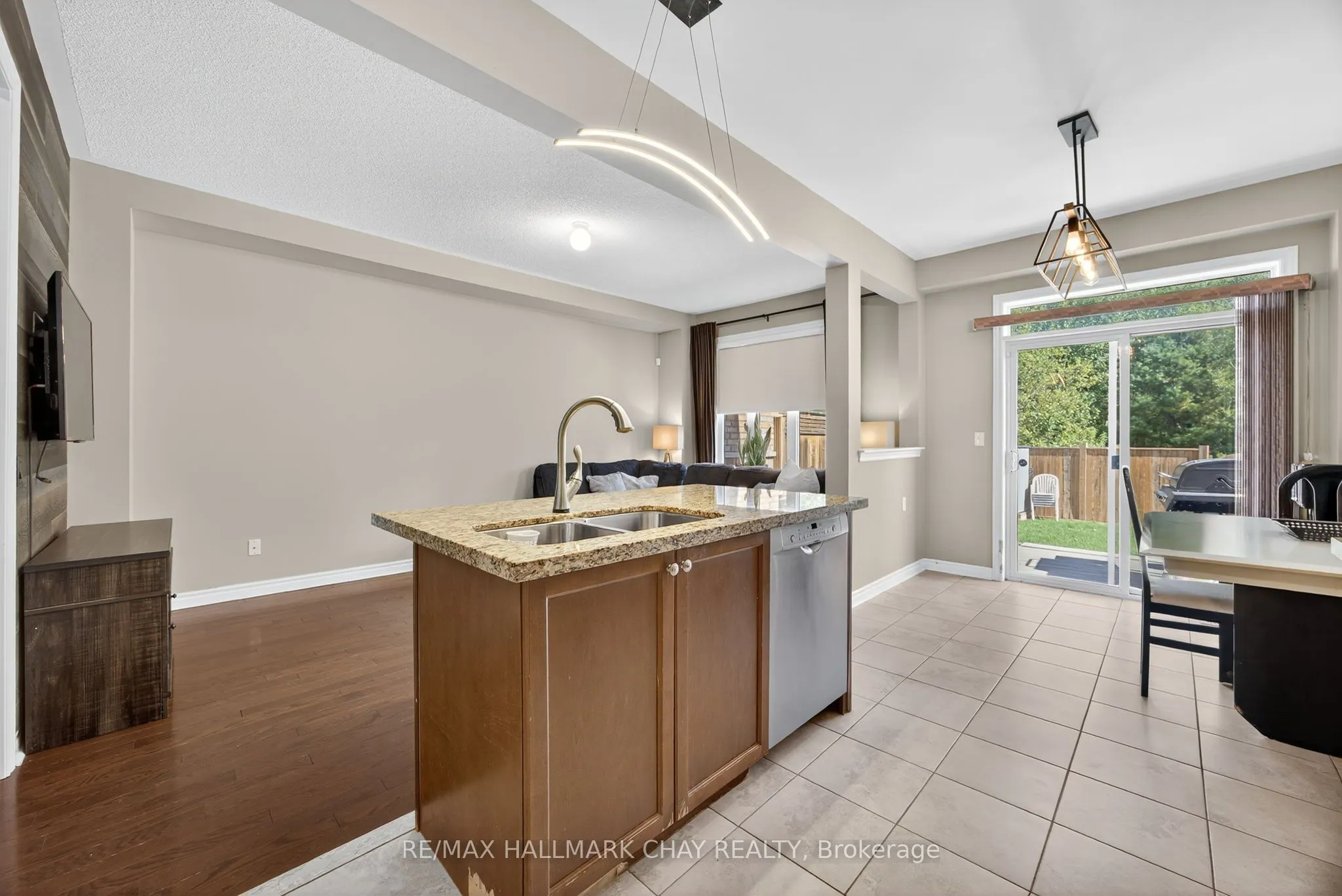 115 Collier Crescent
