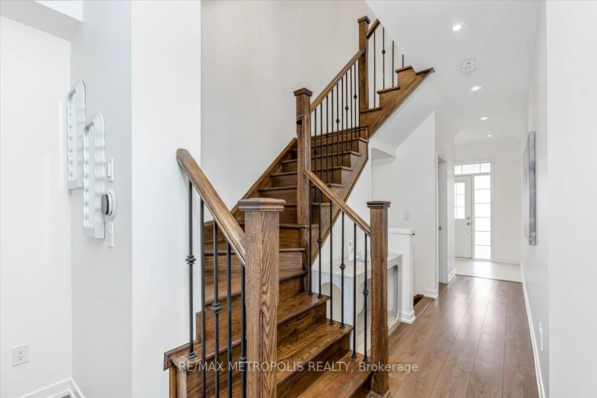 82 Dundonald Trail
