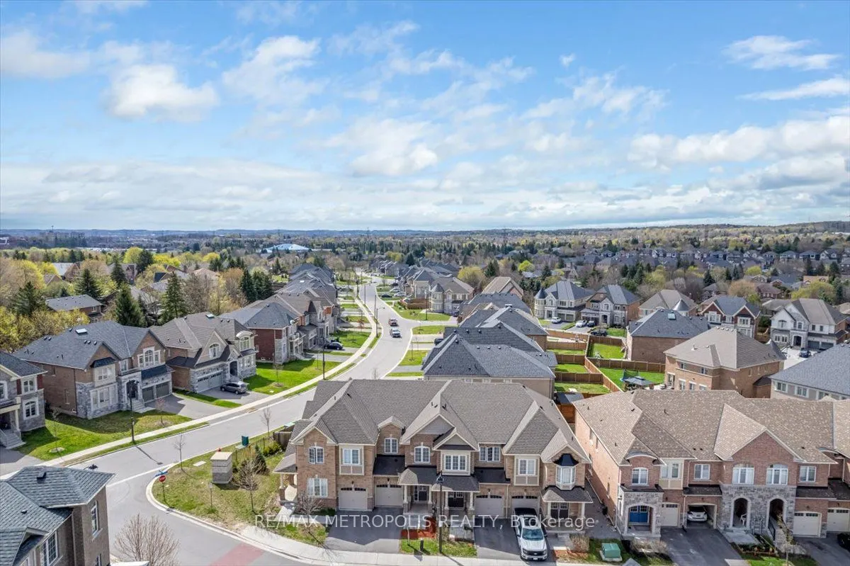 82 Dundonald Trail