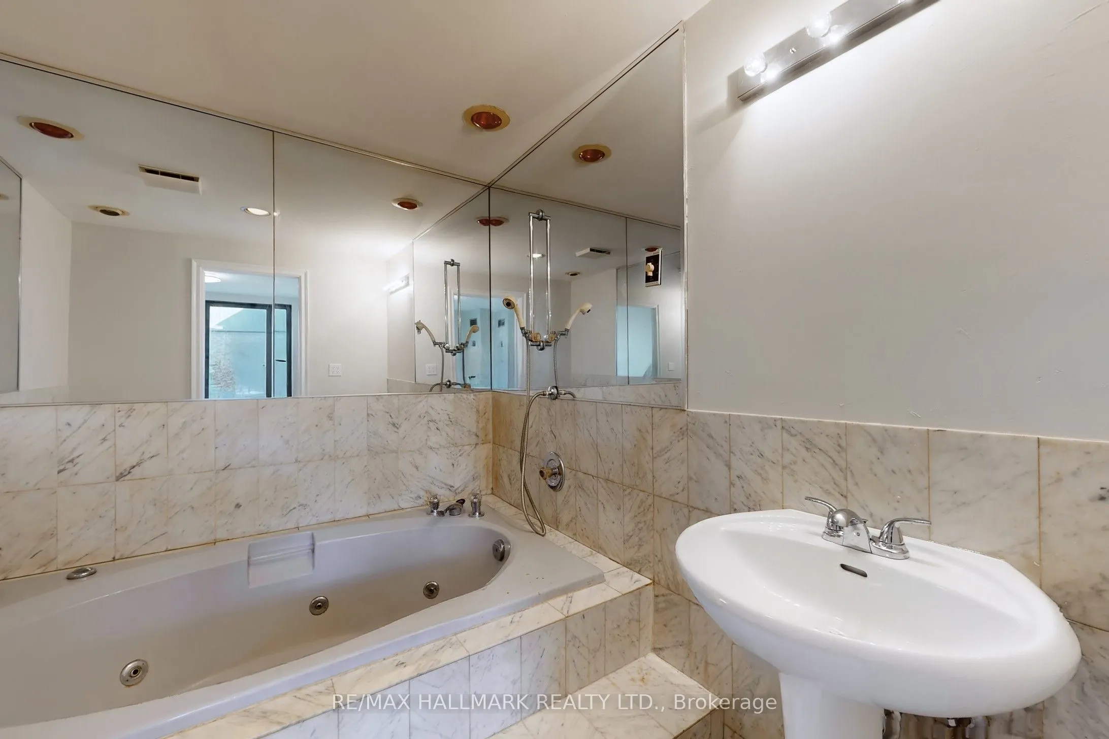 16 Elgin Street, #316