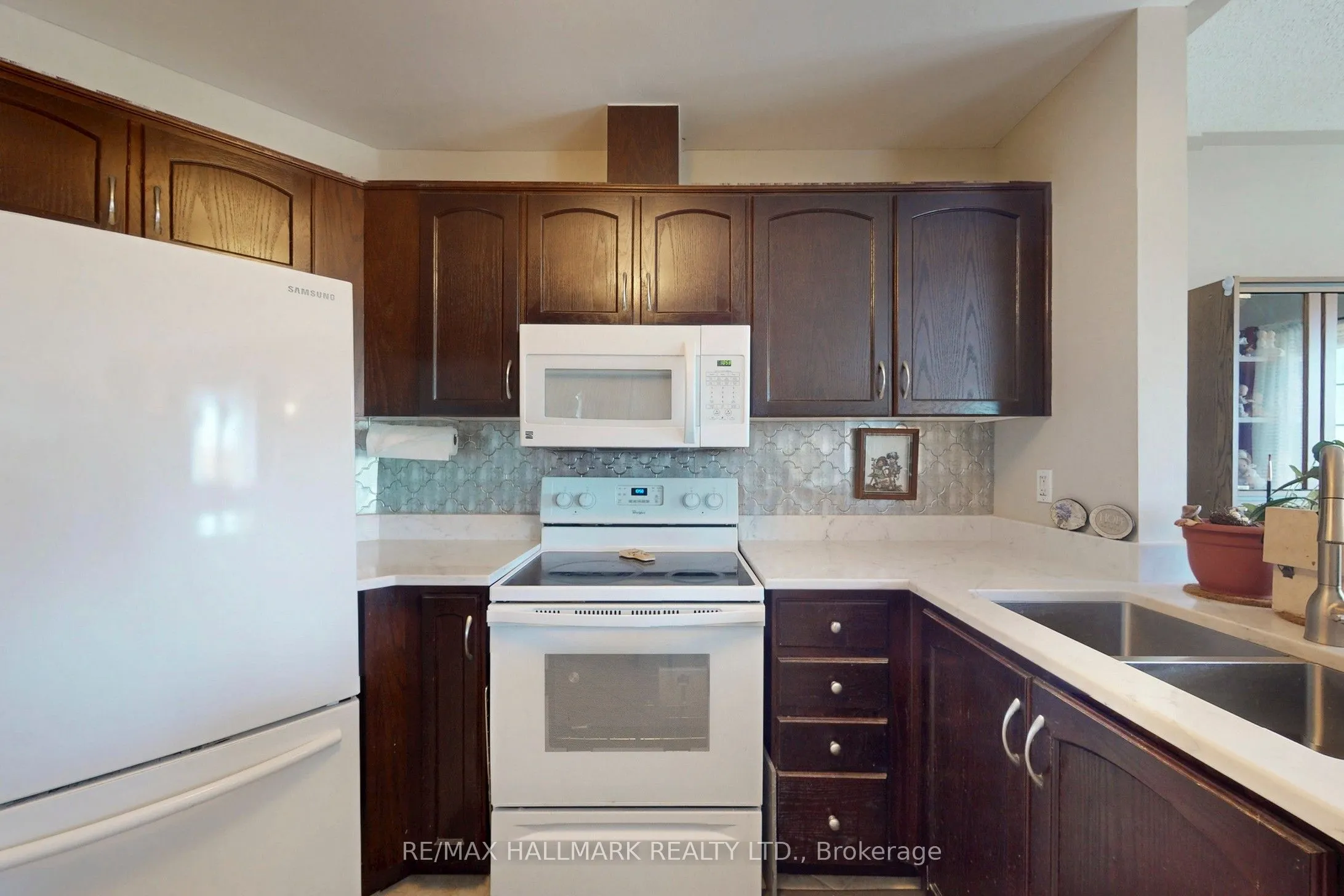 112 Simcoe Road, #1