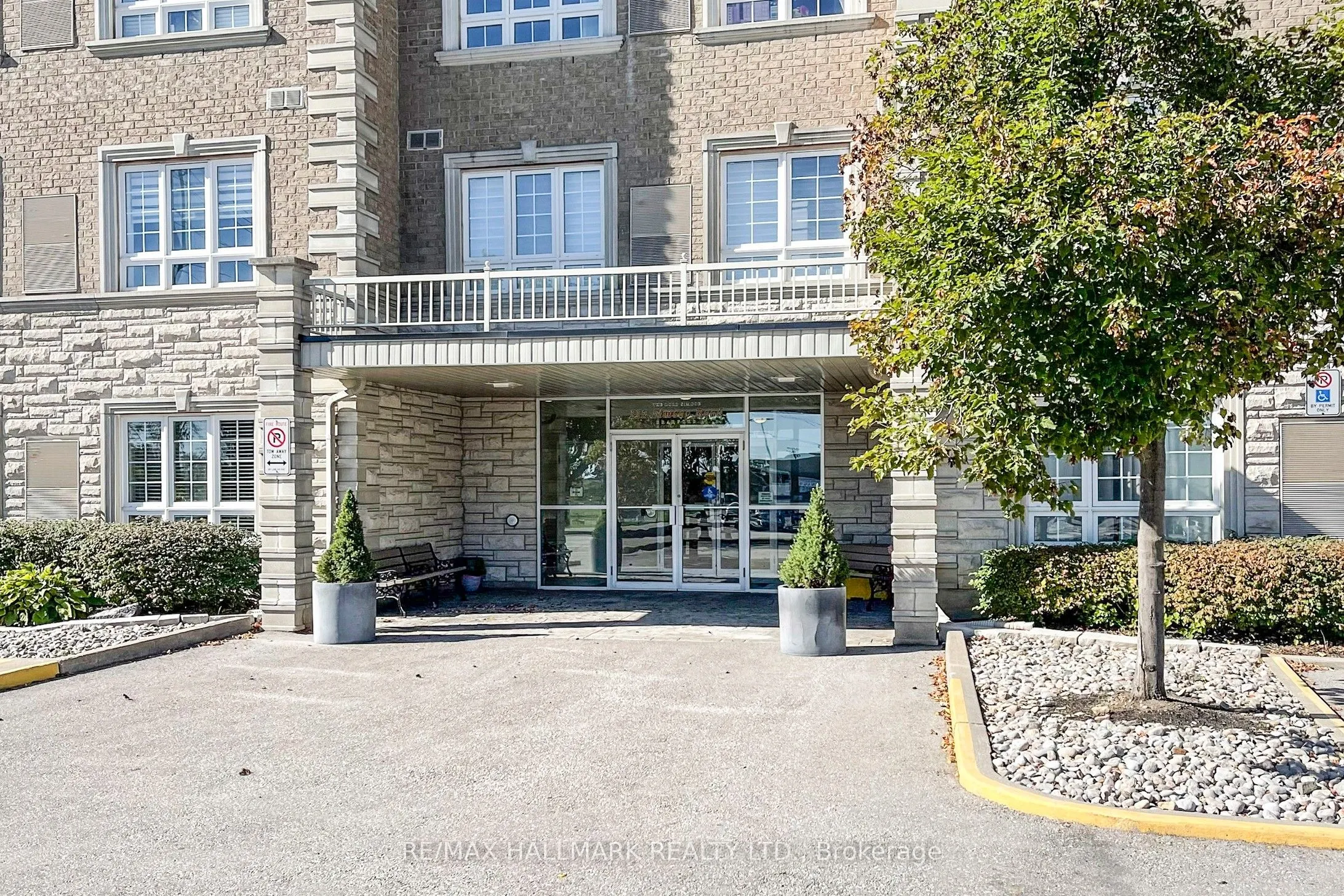 112 Simcoe Road, #1