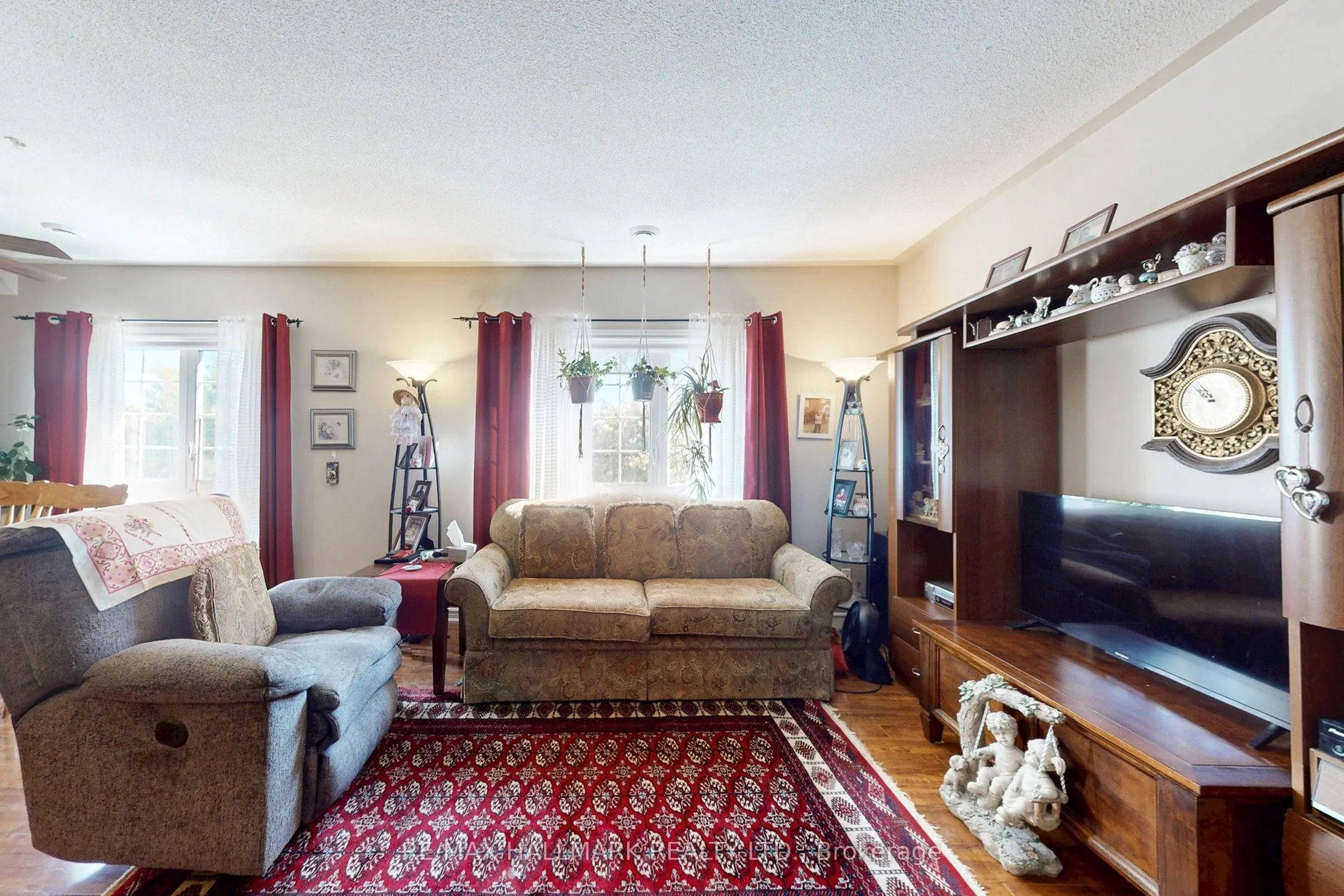 112 Simcoe Road, #1