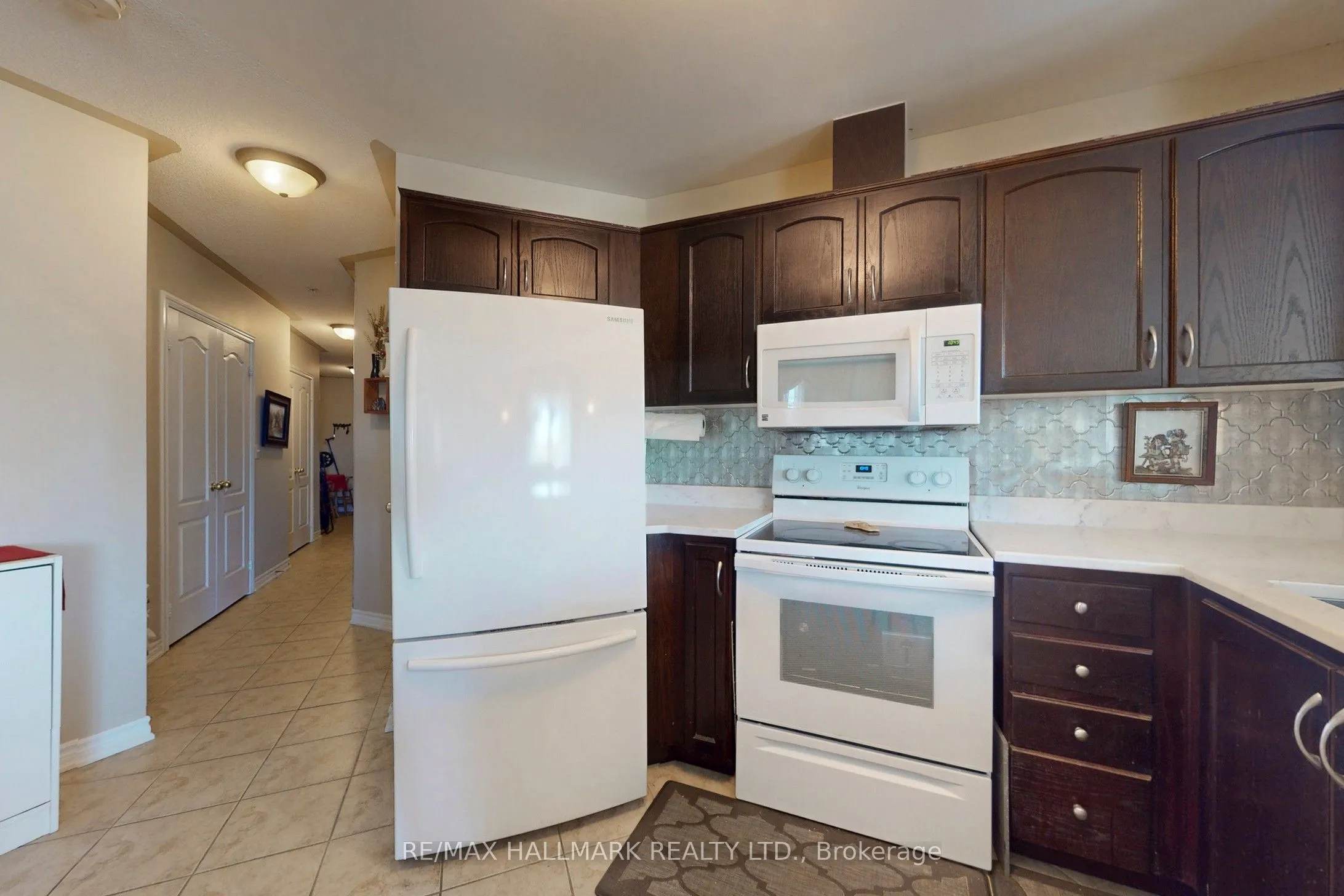 112 Simcoe Road, #1