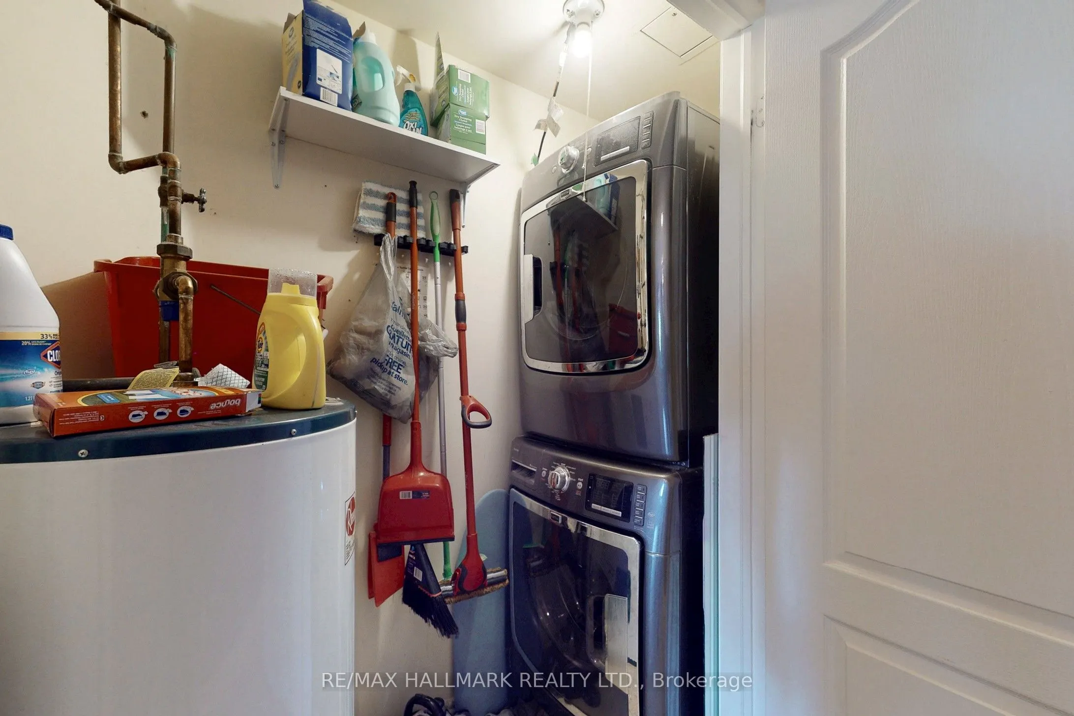 112 Simcoe Road, #1