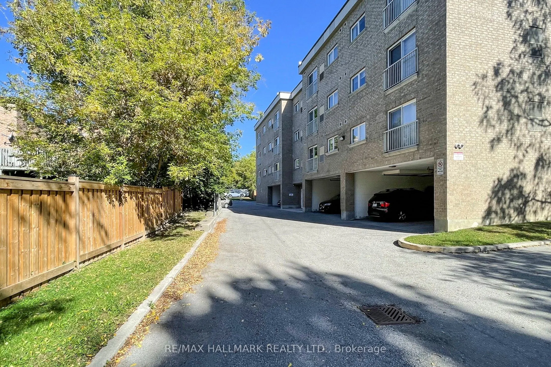 112 Simcoe Road, #1
