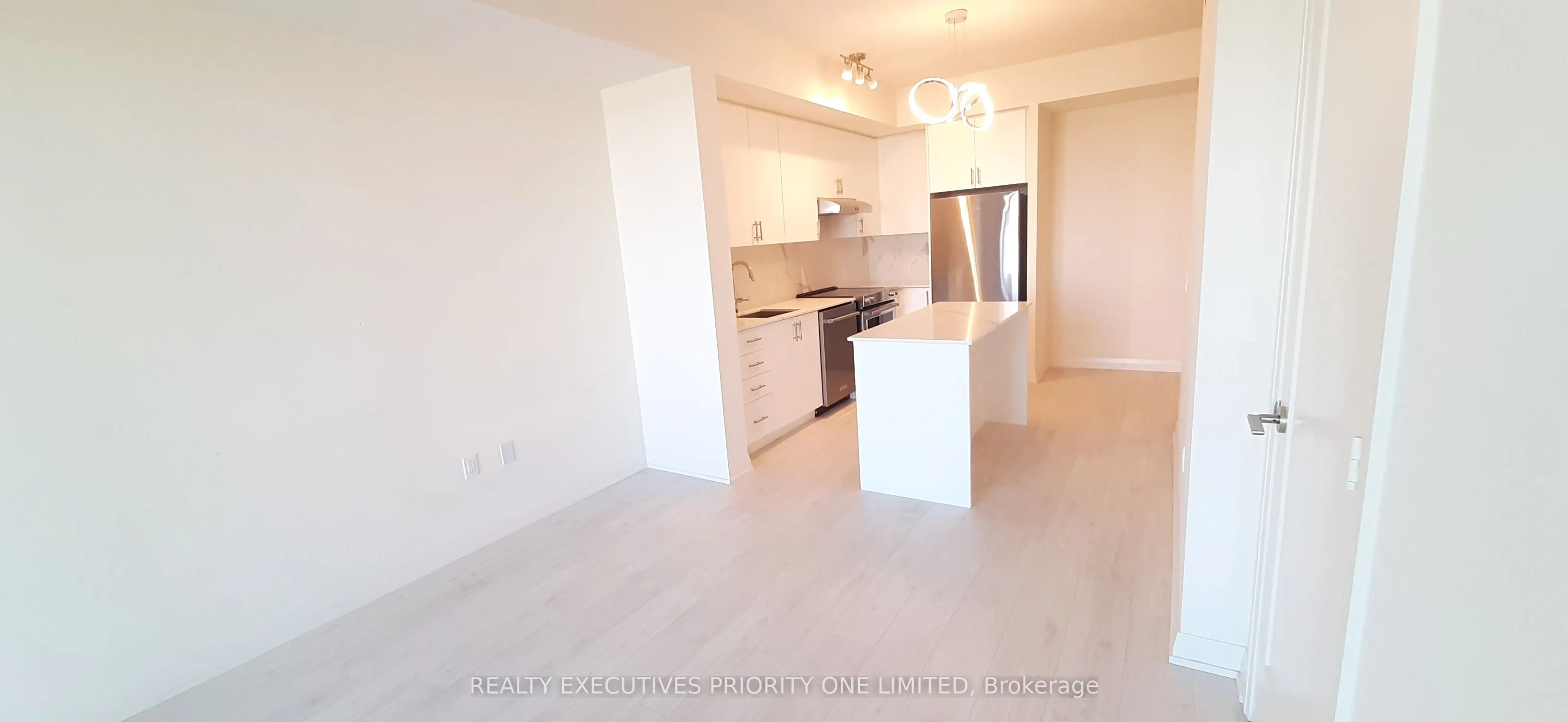 9000 Jane Street, #419