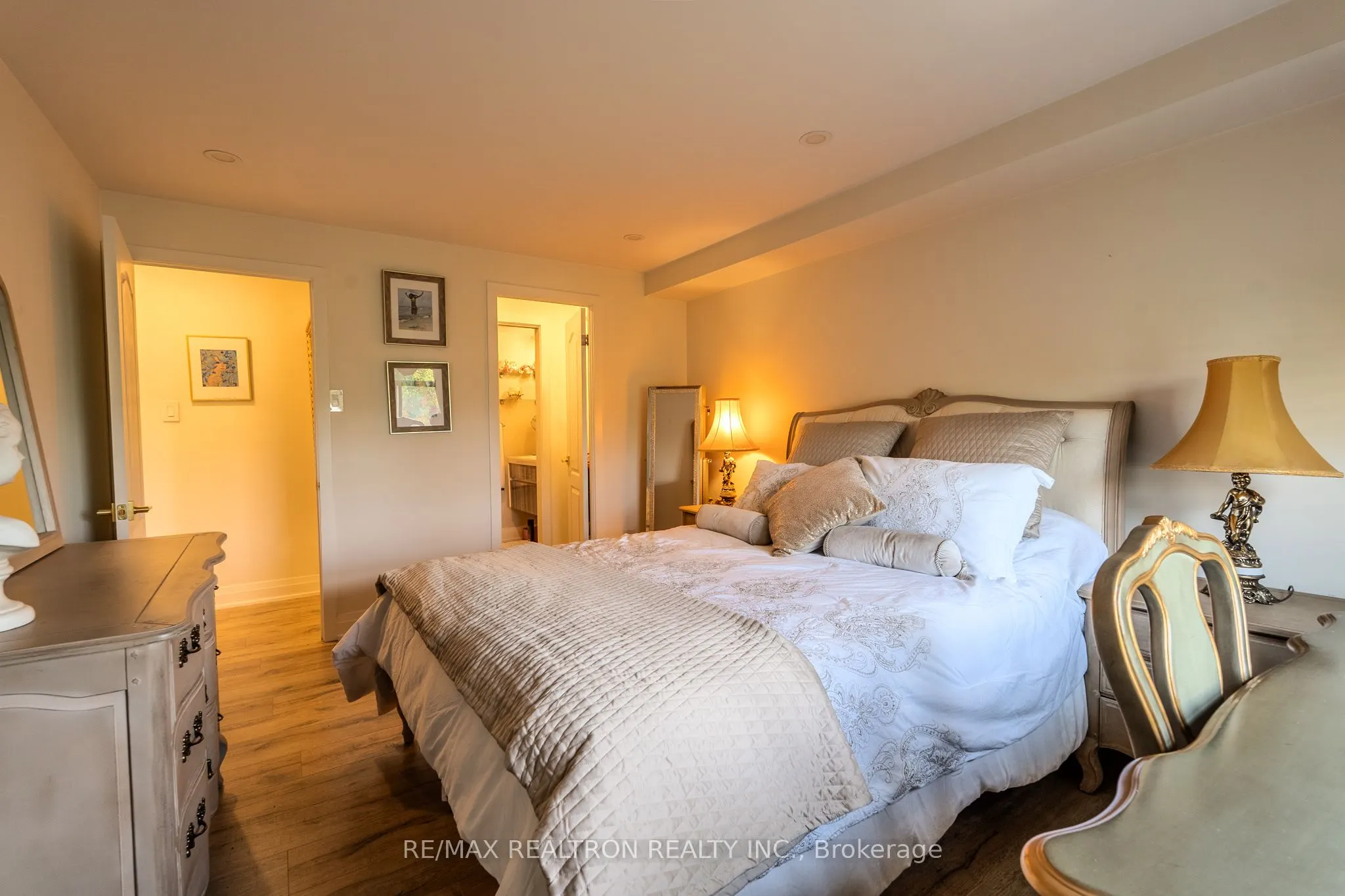 60 Inverlochy Boulevard #709
