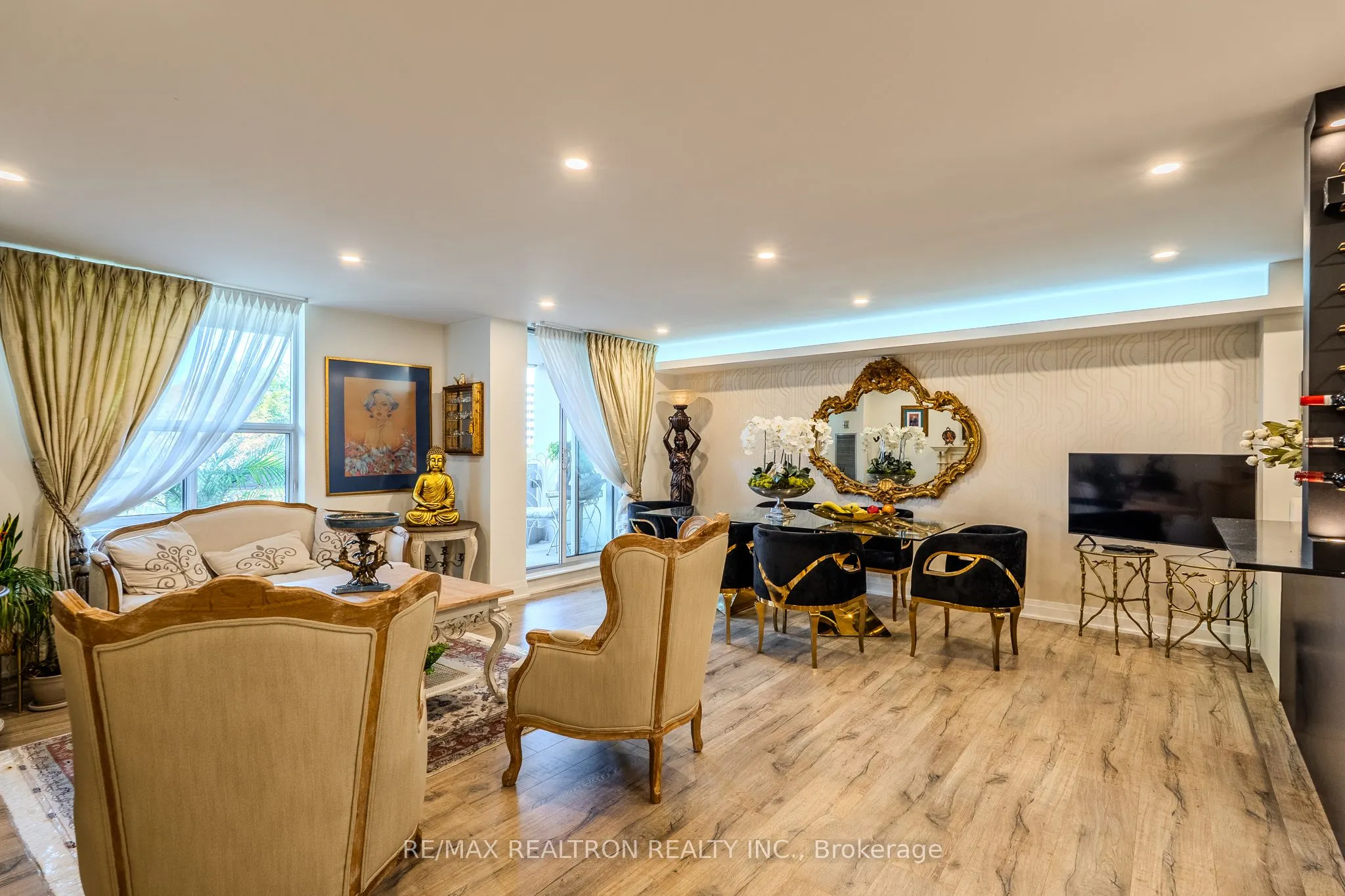 60 Inverlochy Boulevard #709