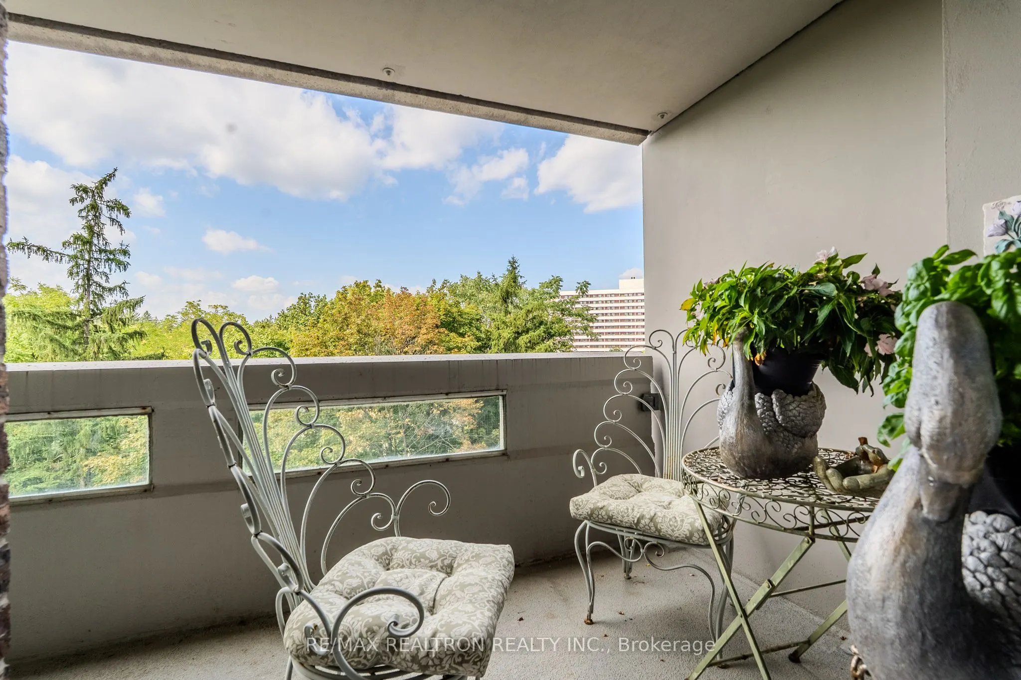 60 Inverlochy Boulevard, #709