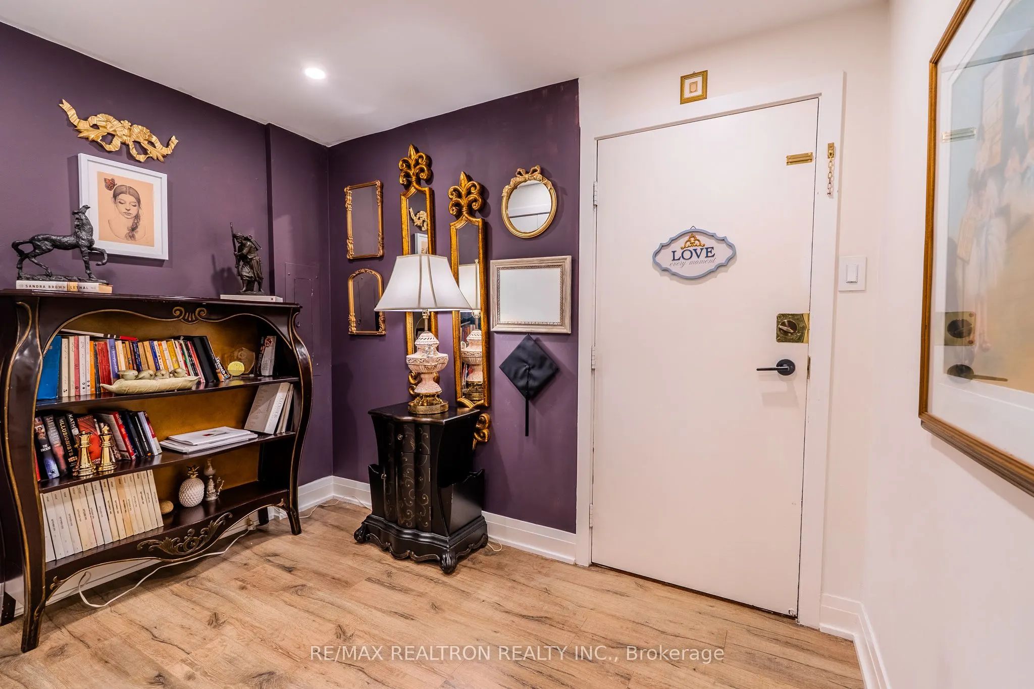 60 Inverlochy Boulevard, #709