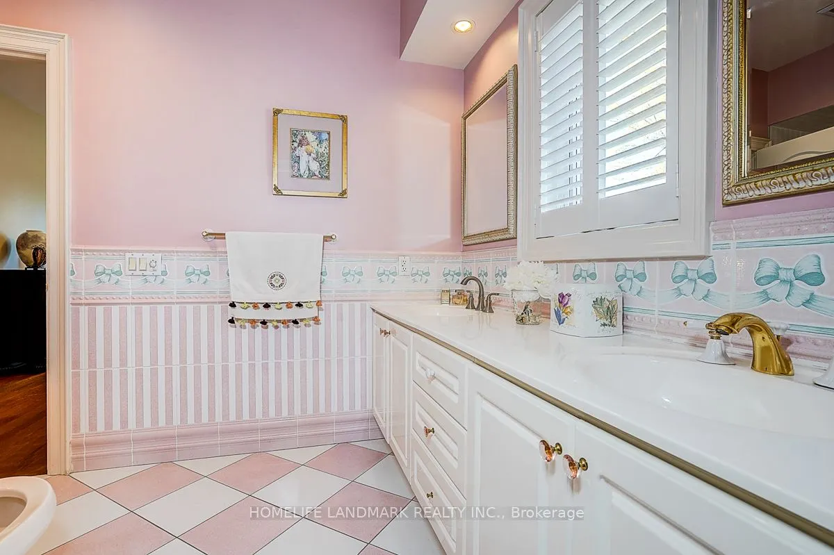 86 Muzich Place