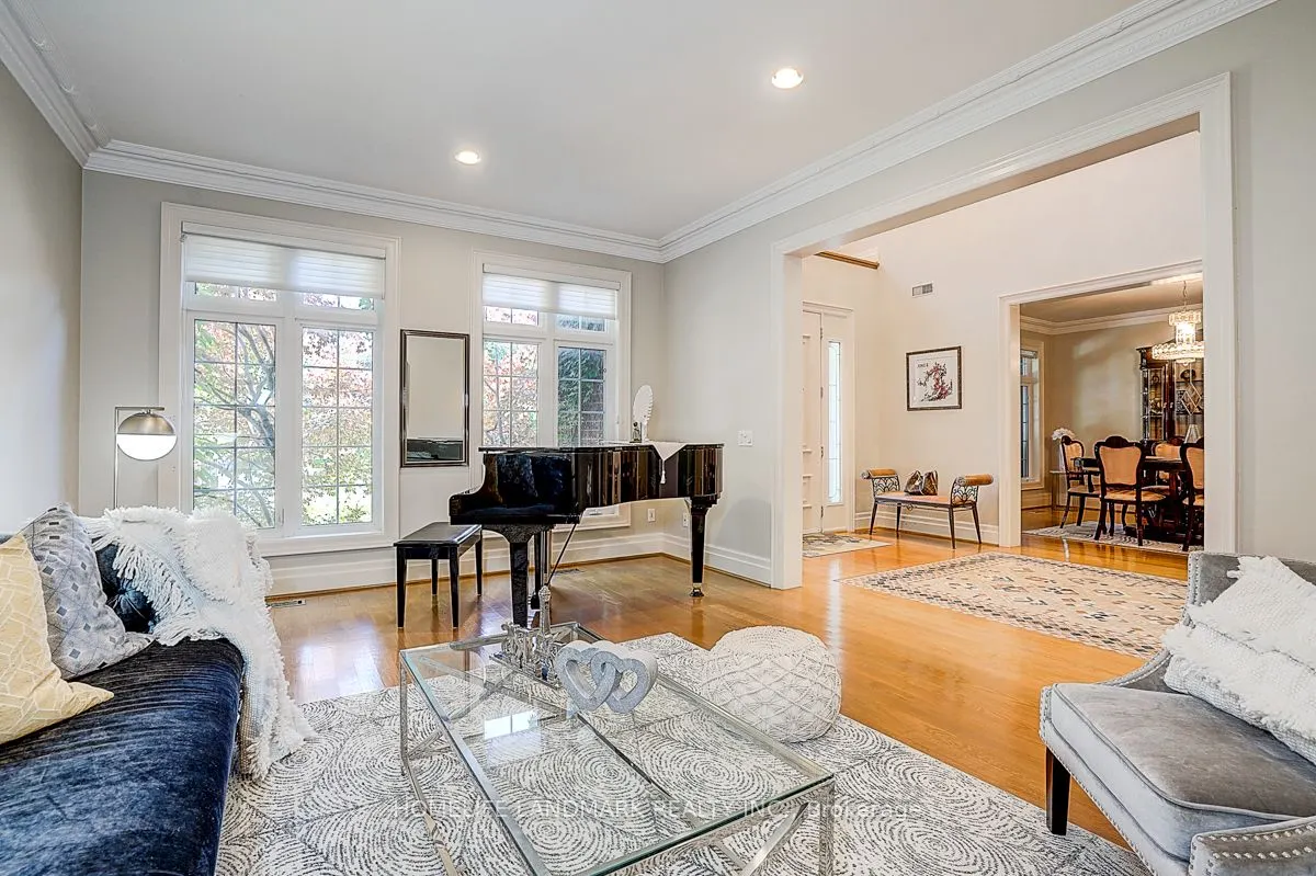 86 Muzich Place