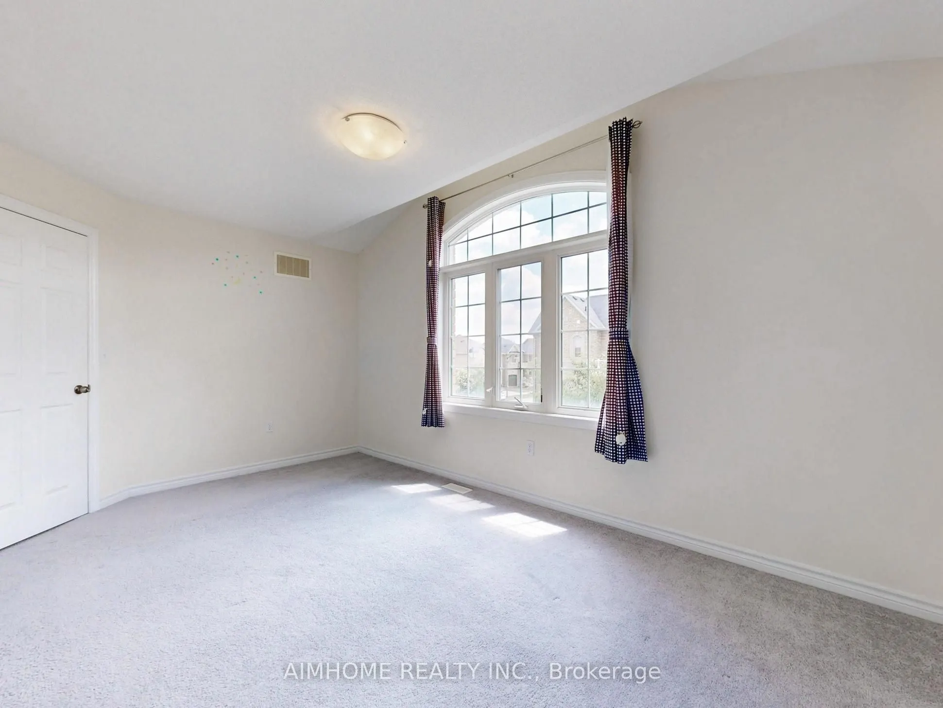 103 Evershot Crescent