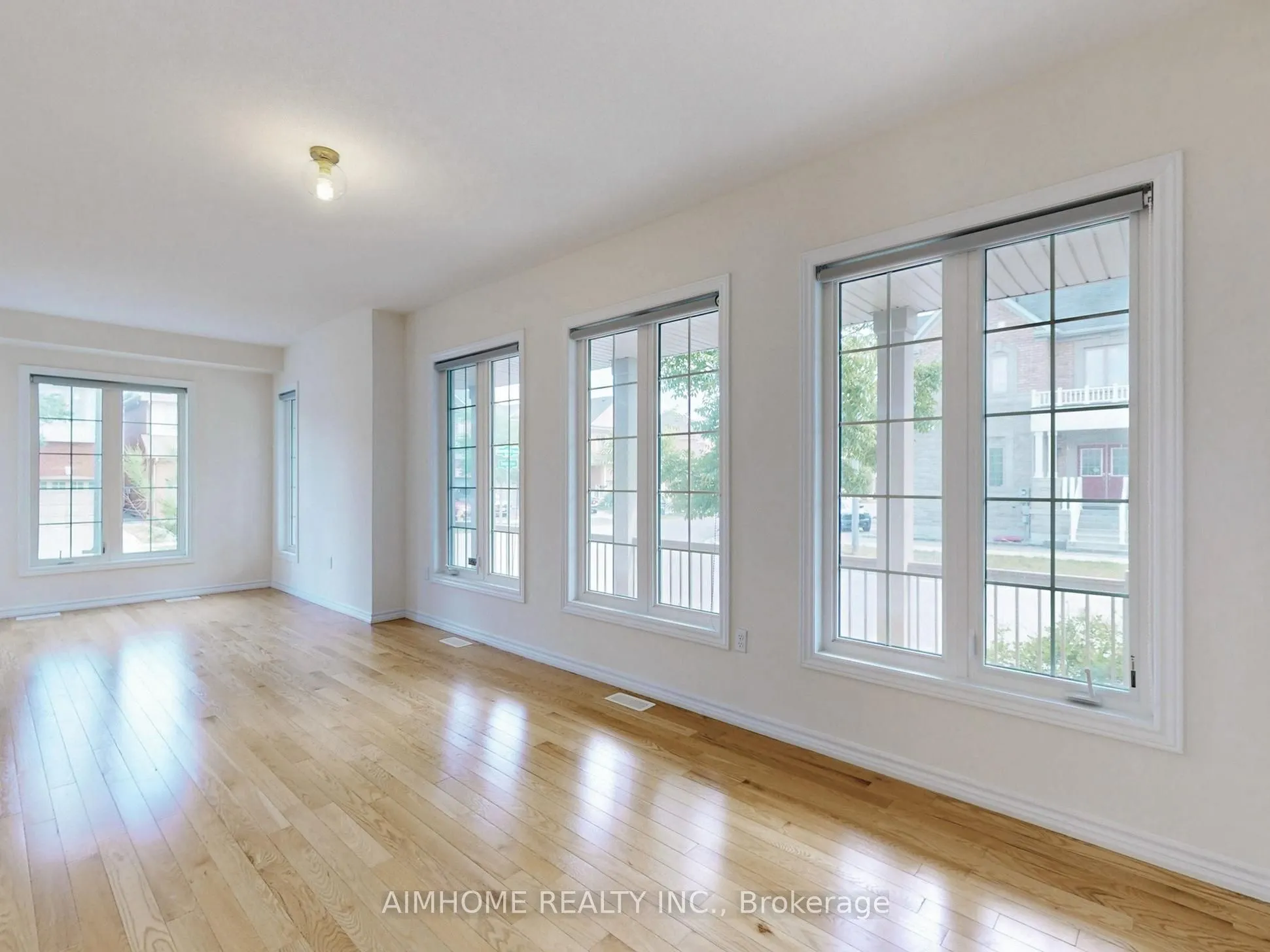 103 Evershot Crescent