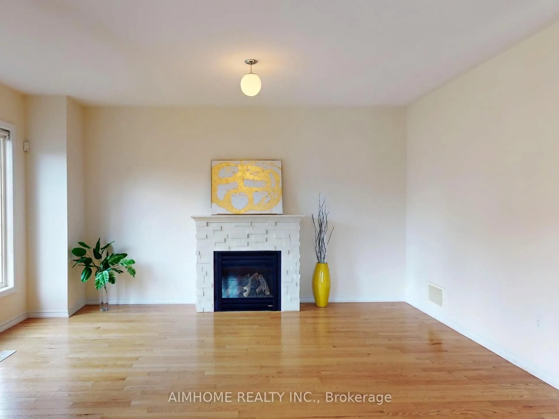 103 Evershot Crescent